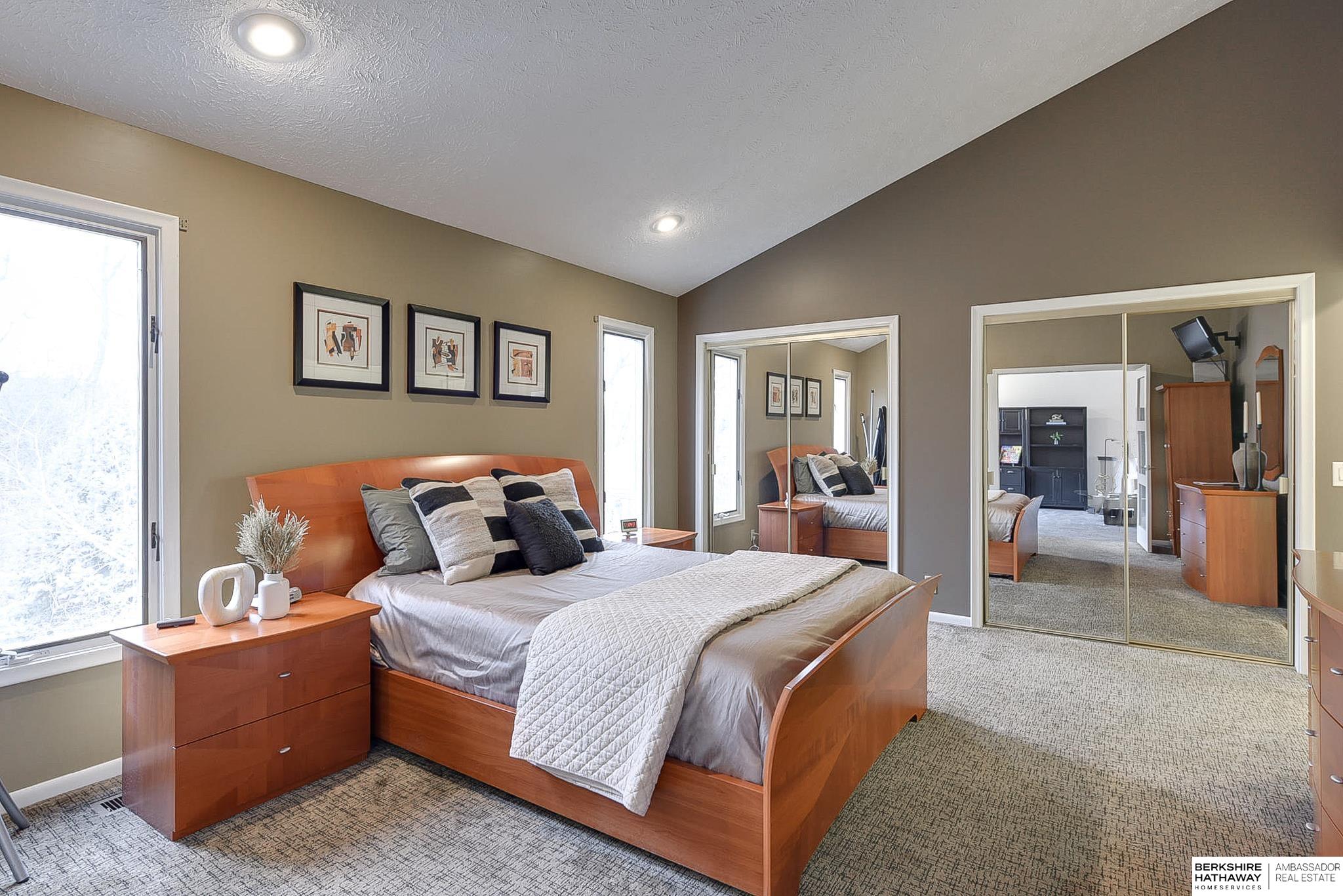 Omaha, Nebraska 68118, United States, 4 Bedrooms Bedrooms, ,4 BathroomsBathrooms,Residential,Pending,20513