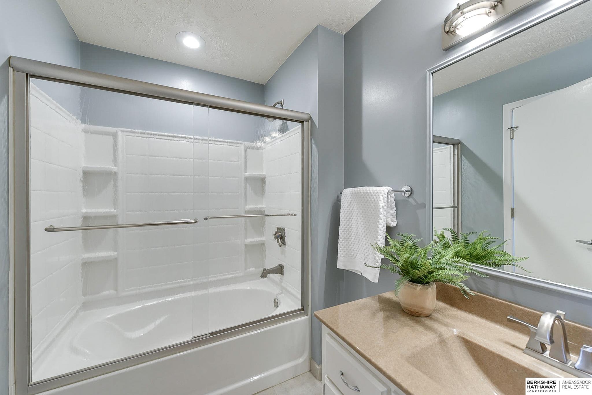 Omaha, Nebraska 68118, United States, 4 Bedrooms Bedrooms, ,4 BathroomsBathrooms,Residential,Pending,20513