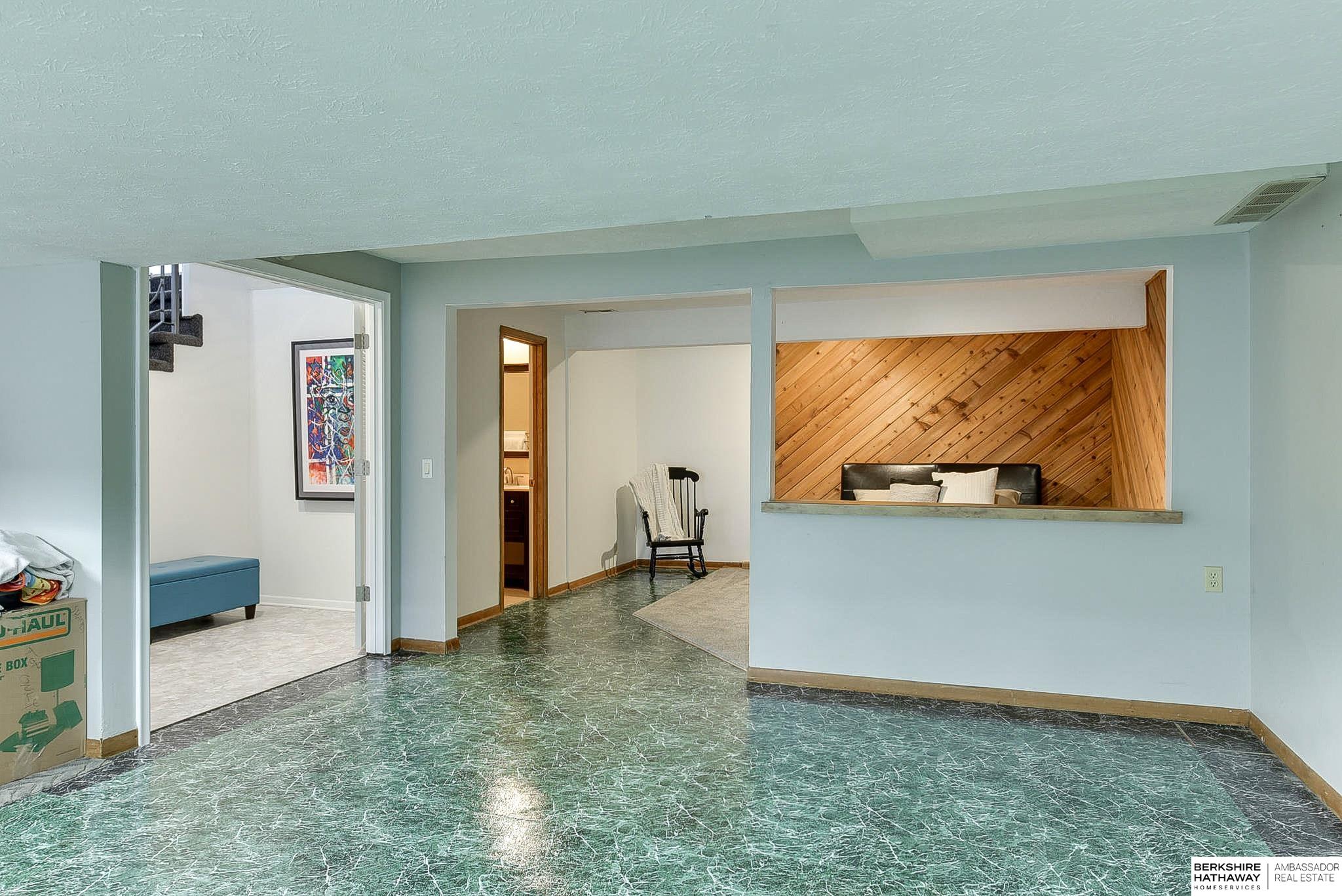 Omaha, Nebraska 68118, United States, 4 Bedrooms Bedrooms, ,4 BathroomsBathrooms,Residential,Pending,20513