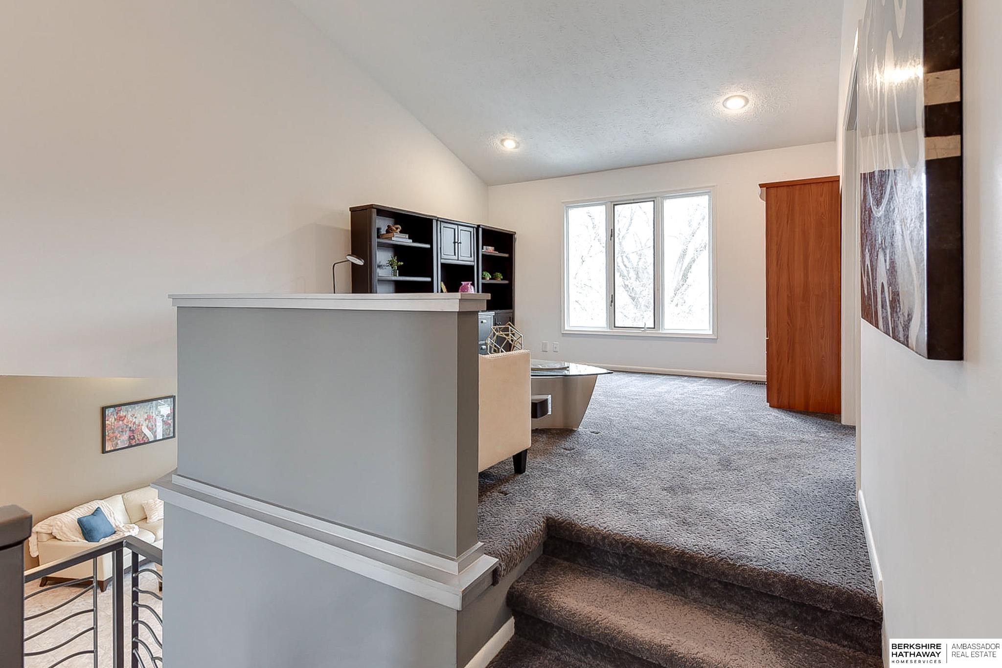 Omaha, Nebraska 68118, United States, 4 Bedrooms Bedrooms, ,4 BathroomsBathrooms,Residential,Pending,20513