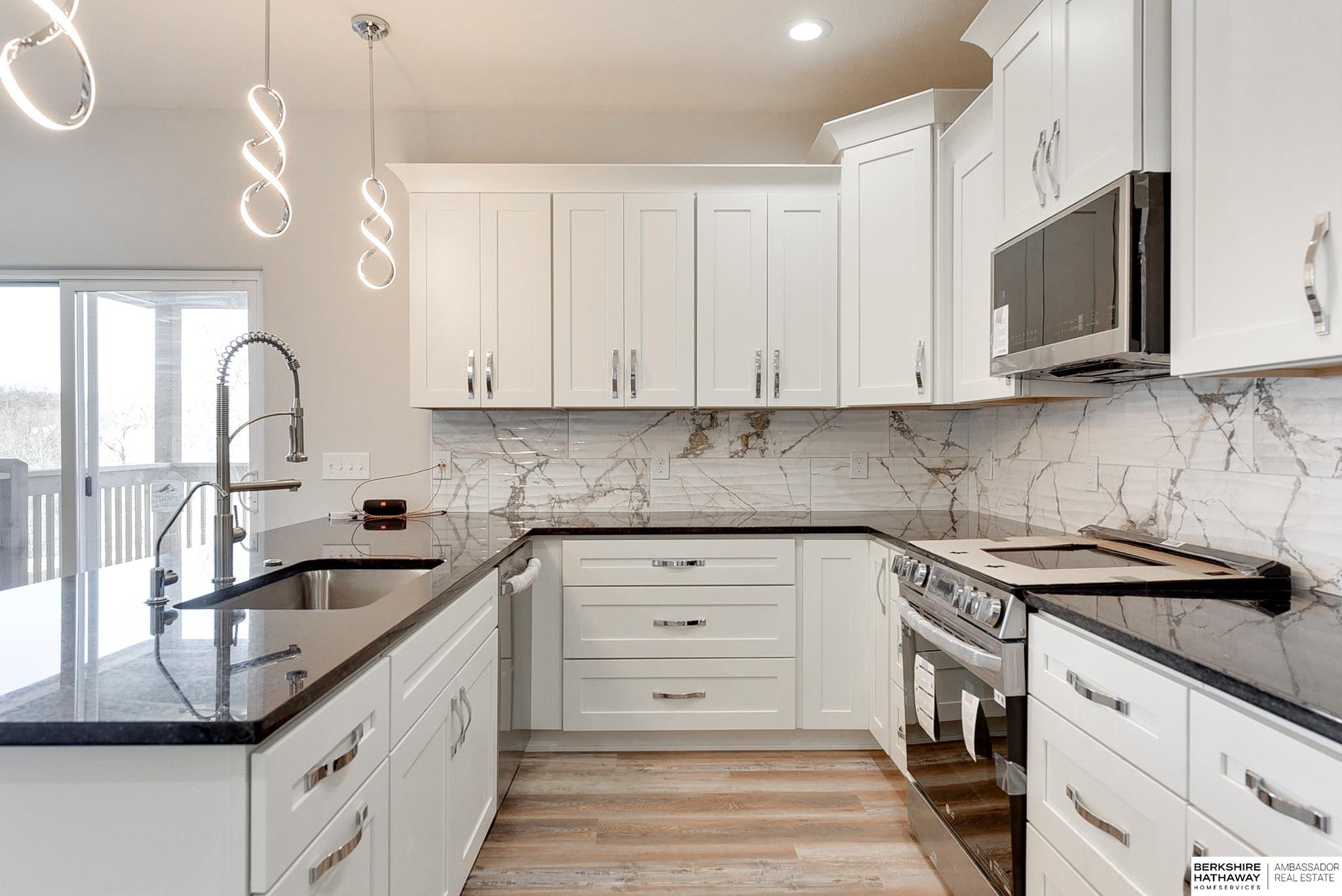 Plattsmouth, Nebraska 68048, United States, 5 Bedrooms Bedrooms, ,3 BathroomsBathrooms,Residential,Active,17096