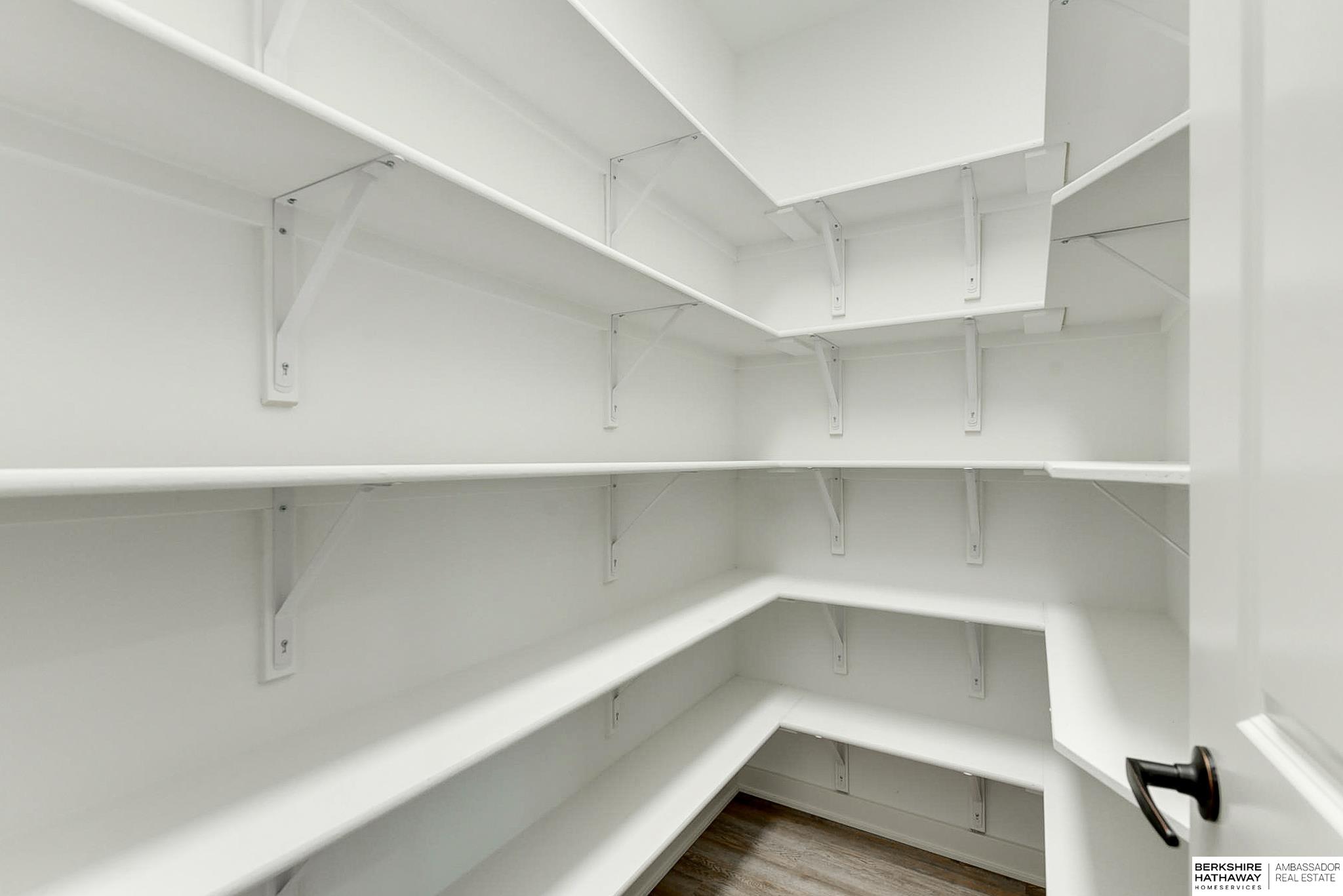 Plattsmouth, Nebraska 68048, United States, 5 Bedrooms Bedrooms, ,3 BathroomsBathrooms,Residential,Active,17096