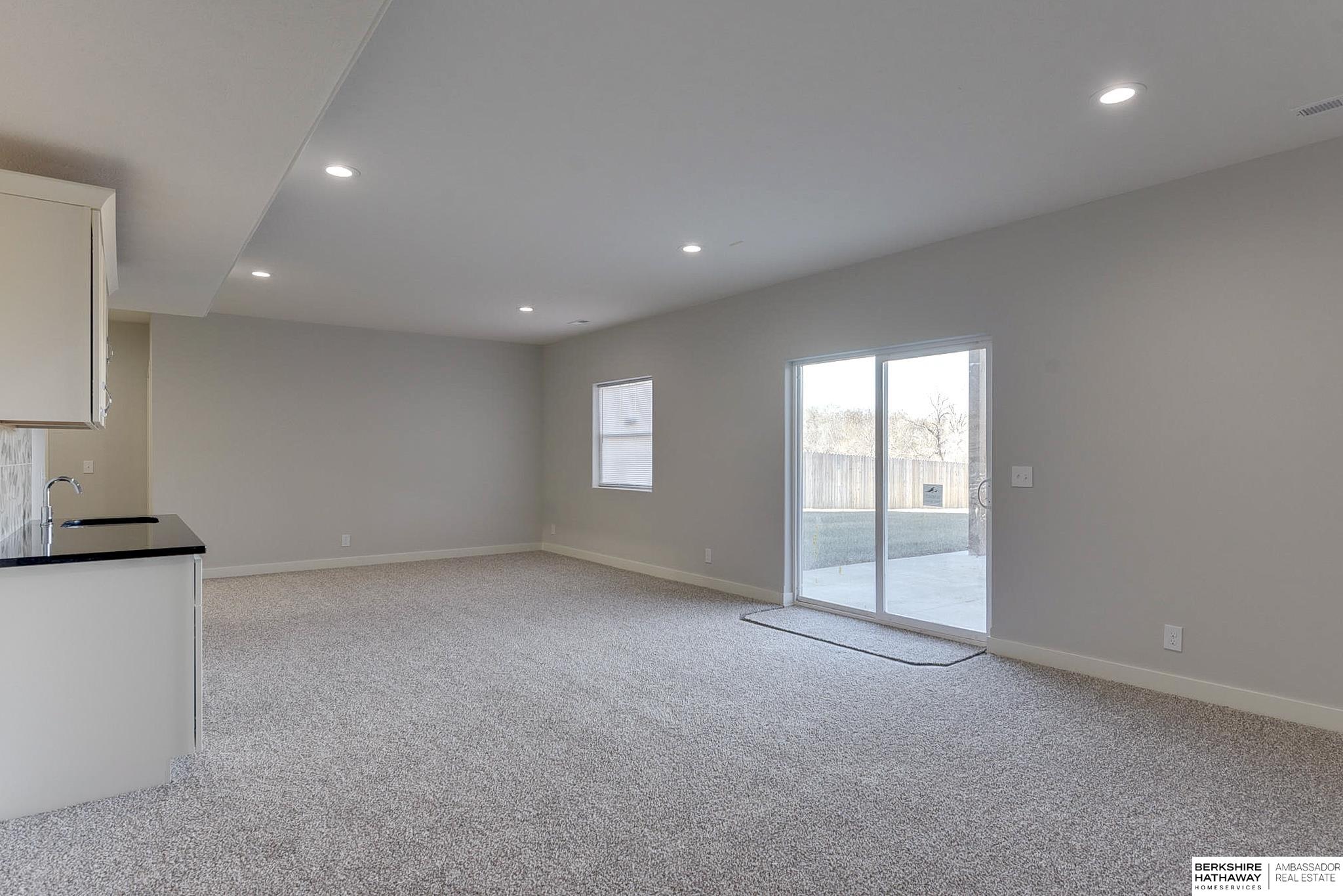 Plattsmouth, Nebraska 68048, United States, 5 Bedrooms Bedrooms, ,3 BathroomsBathrooms,Residential,Active,17096