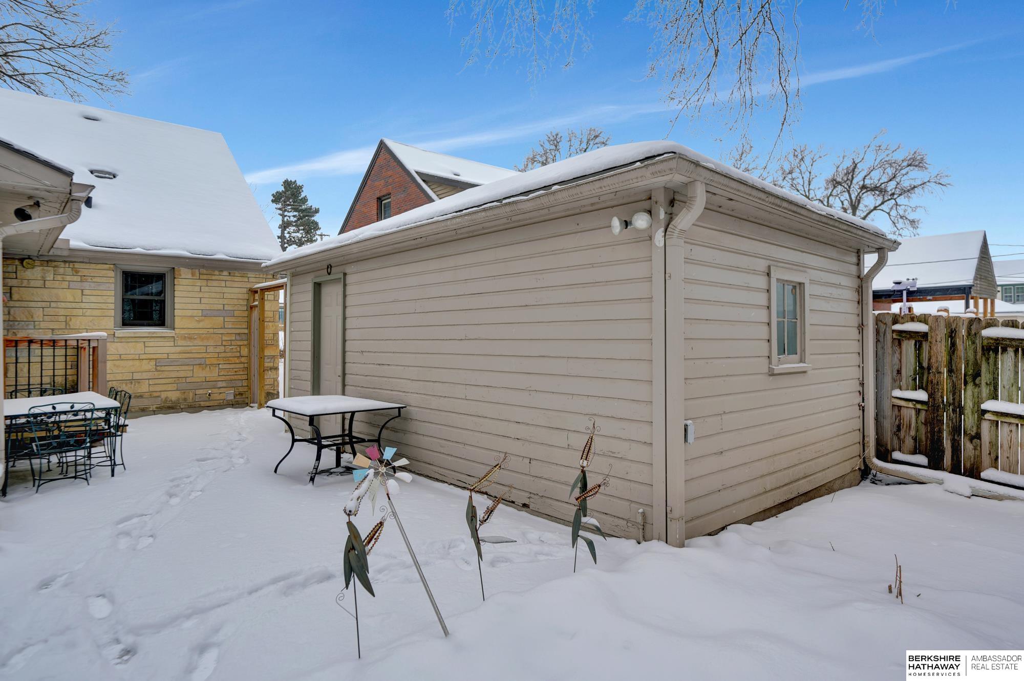 Lincoln, Nebraska 68502, United States, 3 Bedrooms Bedrooms, ,2 BathroomsBathrooms,Residential,Active,1897