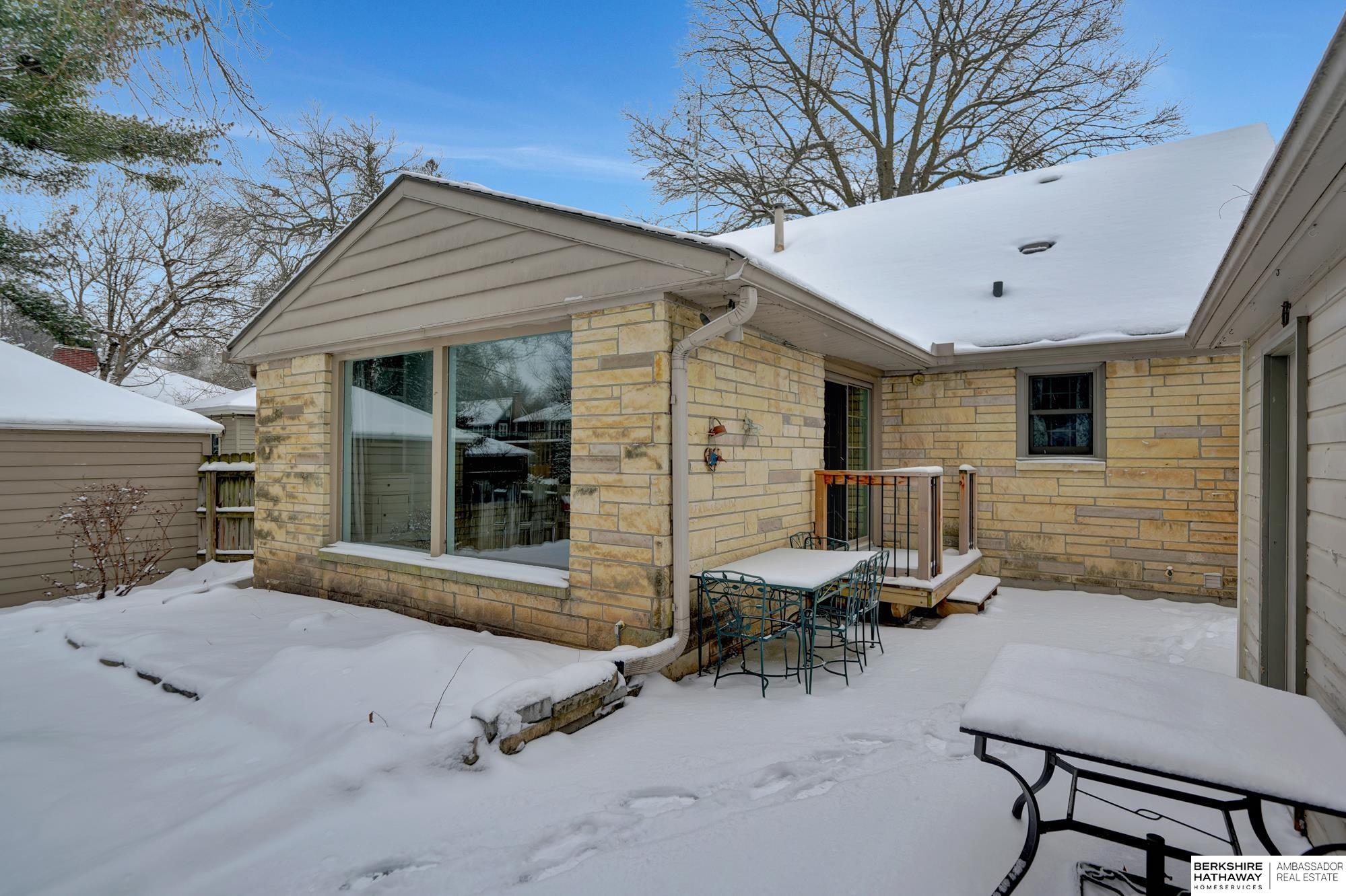 Lincoln, Nebraska 68502, United States, 3 Bedrooms Bedrooms, ,2 BathroomsBathrooms,Residential,Active,1897