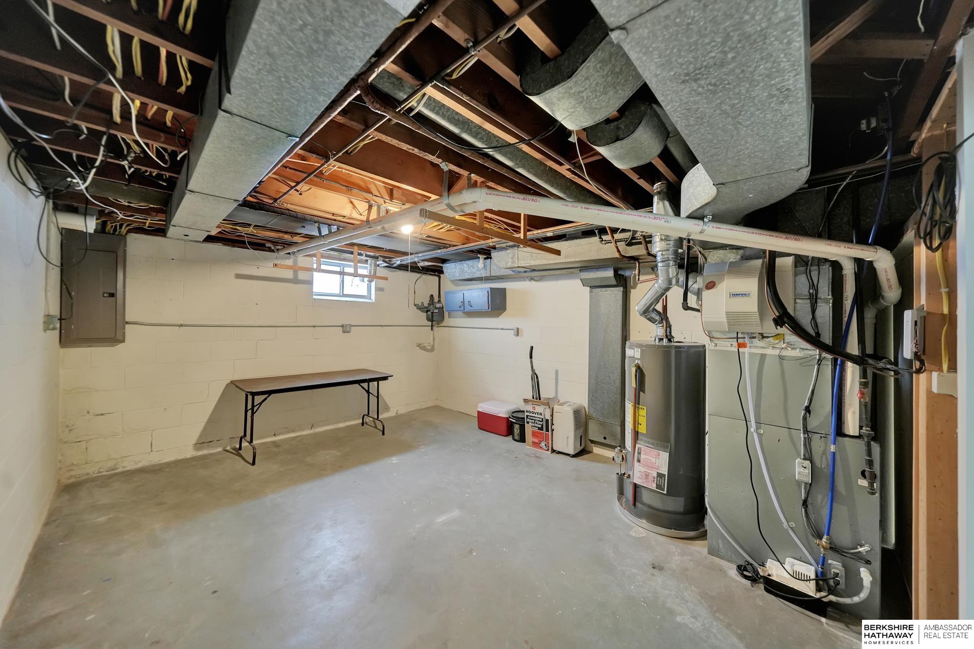 Lincoln, Nebraska 68502, United States, 3 Bedrooms Bedrooms, ,2 BathroomsBathrooms,Residential,Active,1897