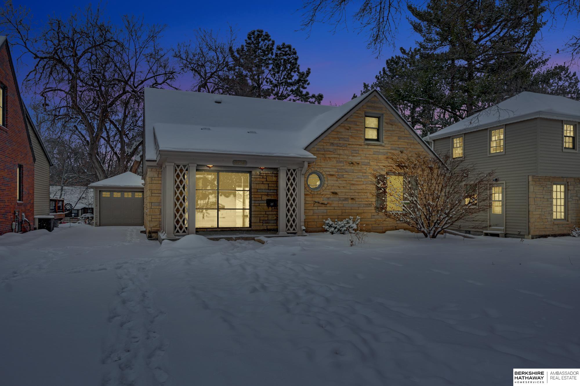 Lincoln, Nebraska 68502, United States, 3 Bedrooms Bedrooms, ,2 BathroomsBathrooms,Residential,Active,1897