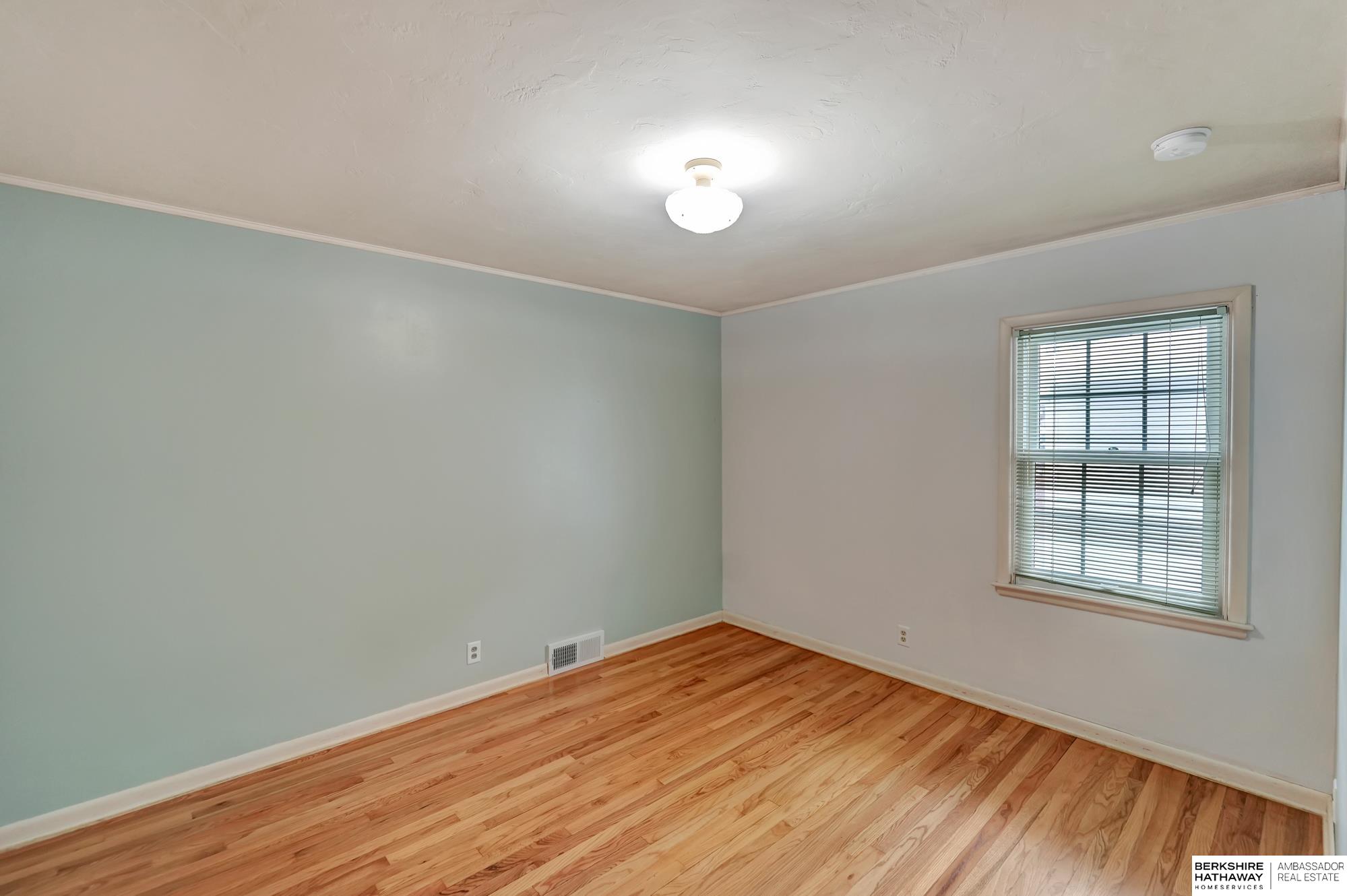 Lincoln, Nebraska 68502, United States, 3 Bedrooms Bedrooms, ,2 BathroomsBathrooms,Residential,Active,1897