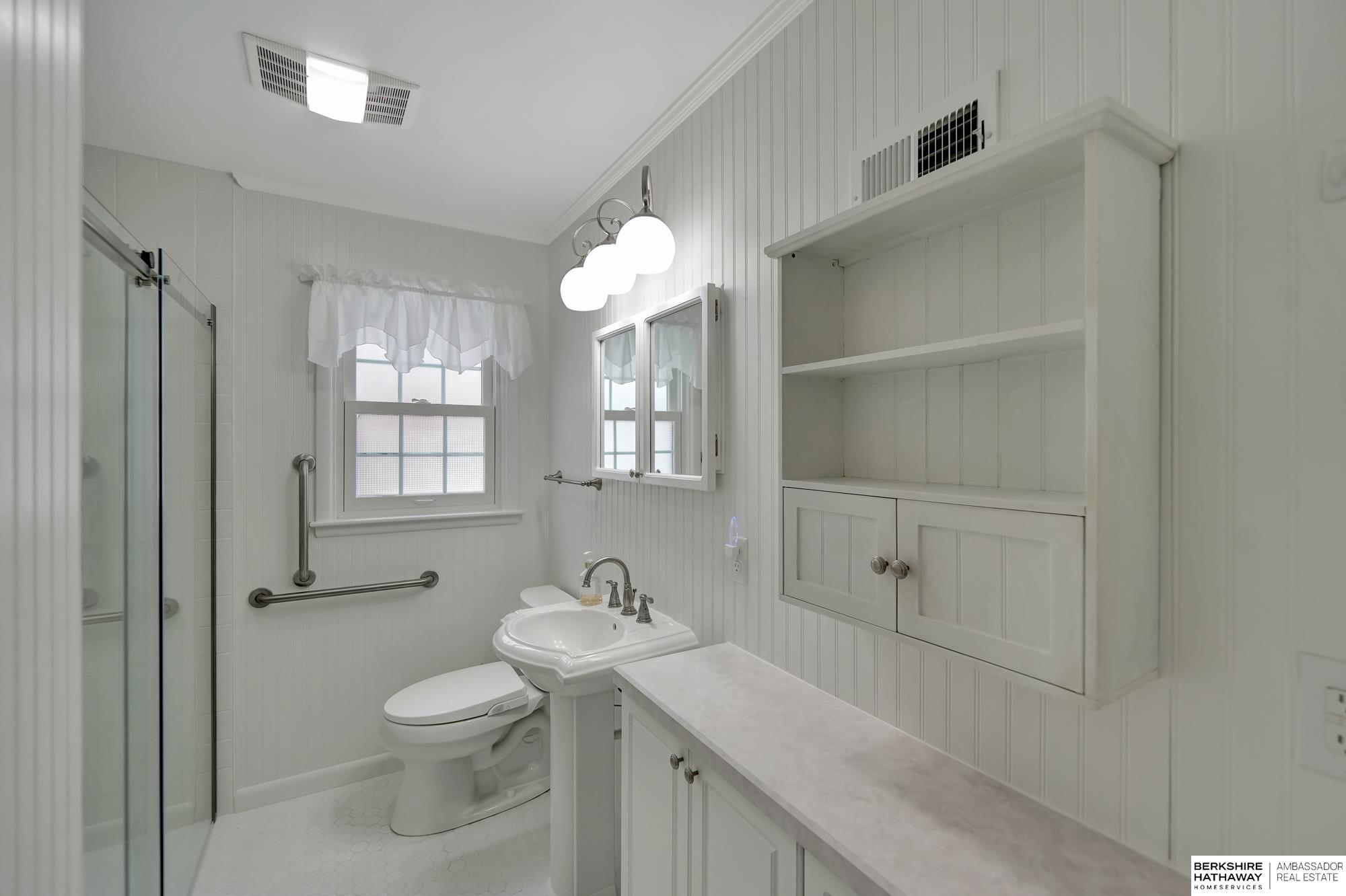 Lincoln, Nebraska 68502, United States, 3 Bedrooms Bedrooms, ,2 BathroomsBathrooms,Residential,Active,1897