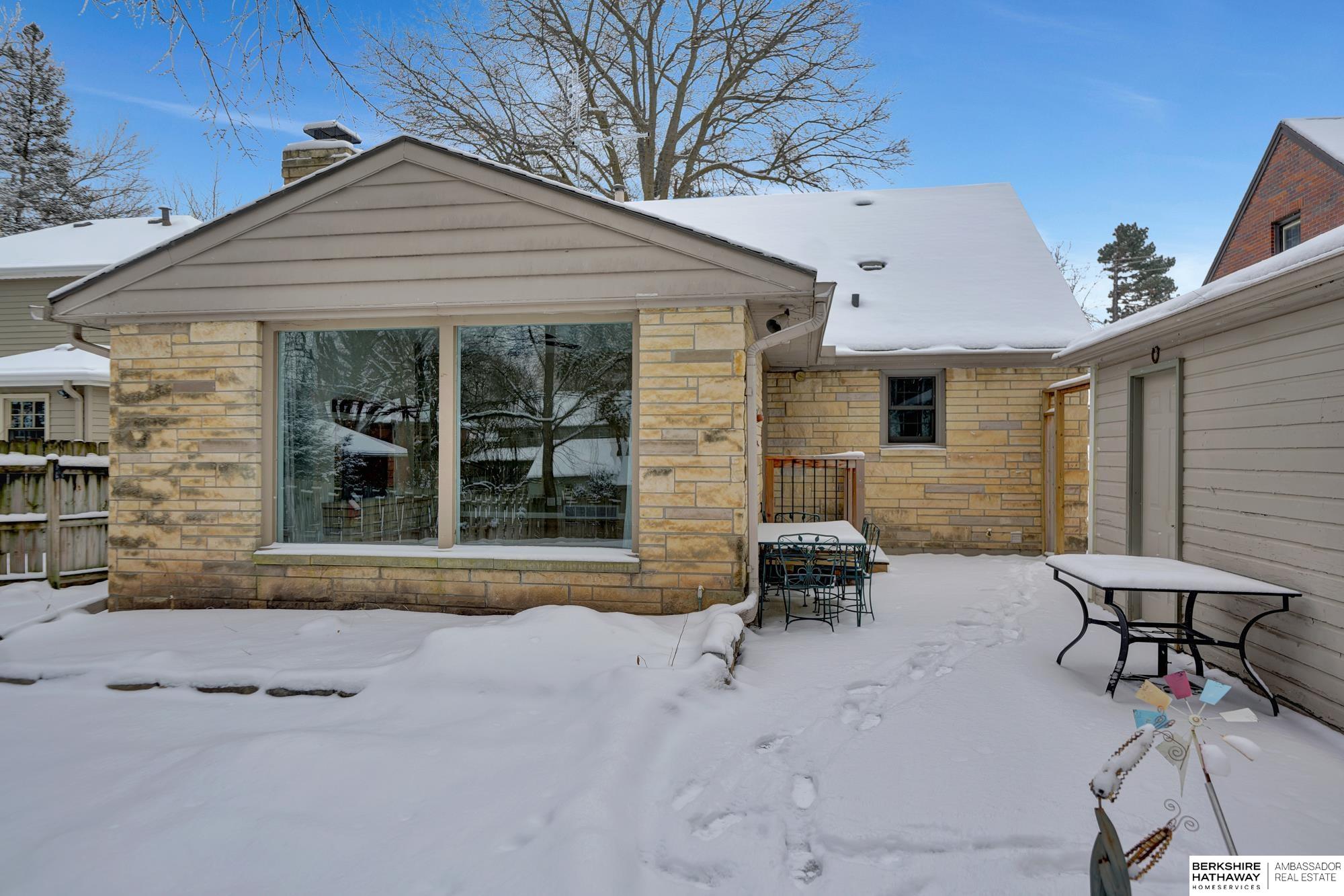 Lincoln, Nebraska 68502, United States, 3 Bedrooms Bedrooms, ,2 BathroomsBathrooms,Residential,Active,1897