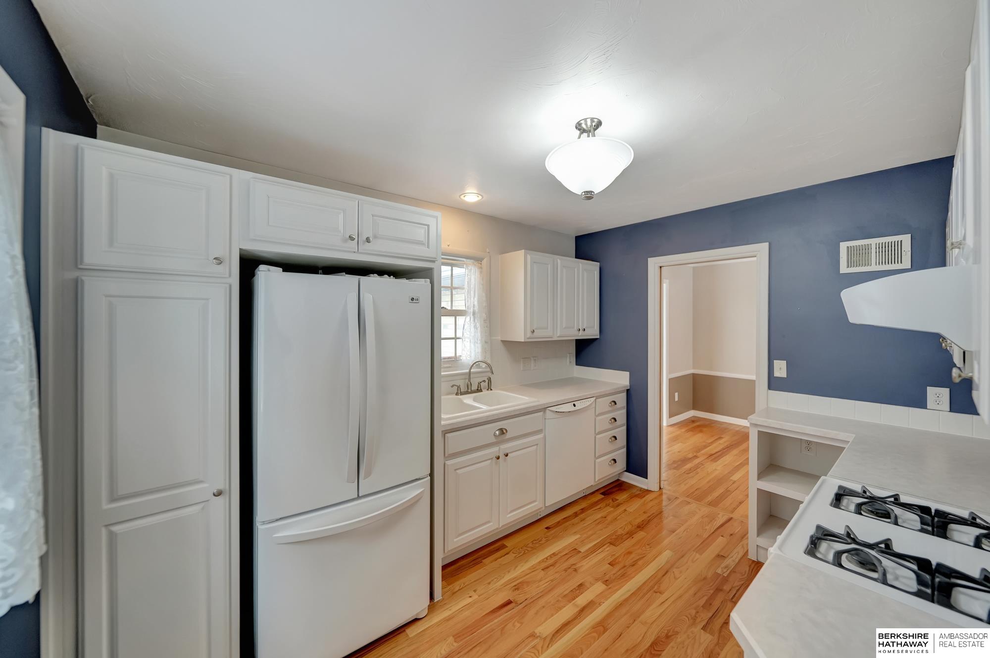 Lincoln, Nebraska 68502, United States, 3 Bedrooms Bedrooms, ,2 BathroomsBathrooms,Residential,Active,1897