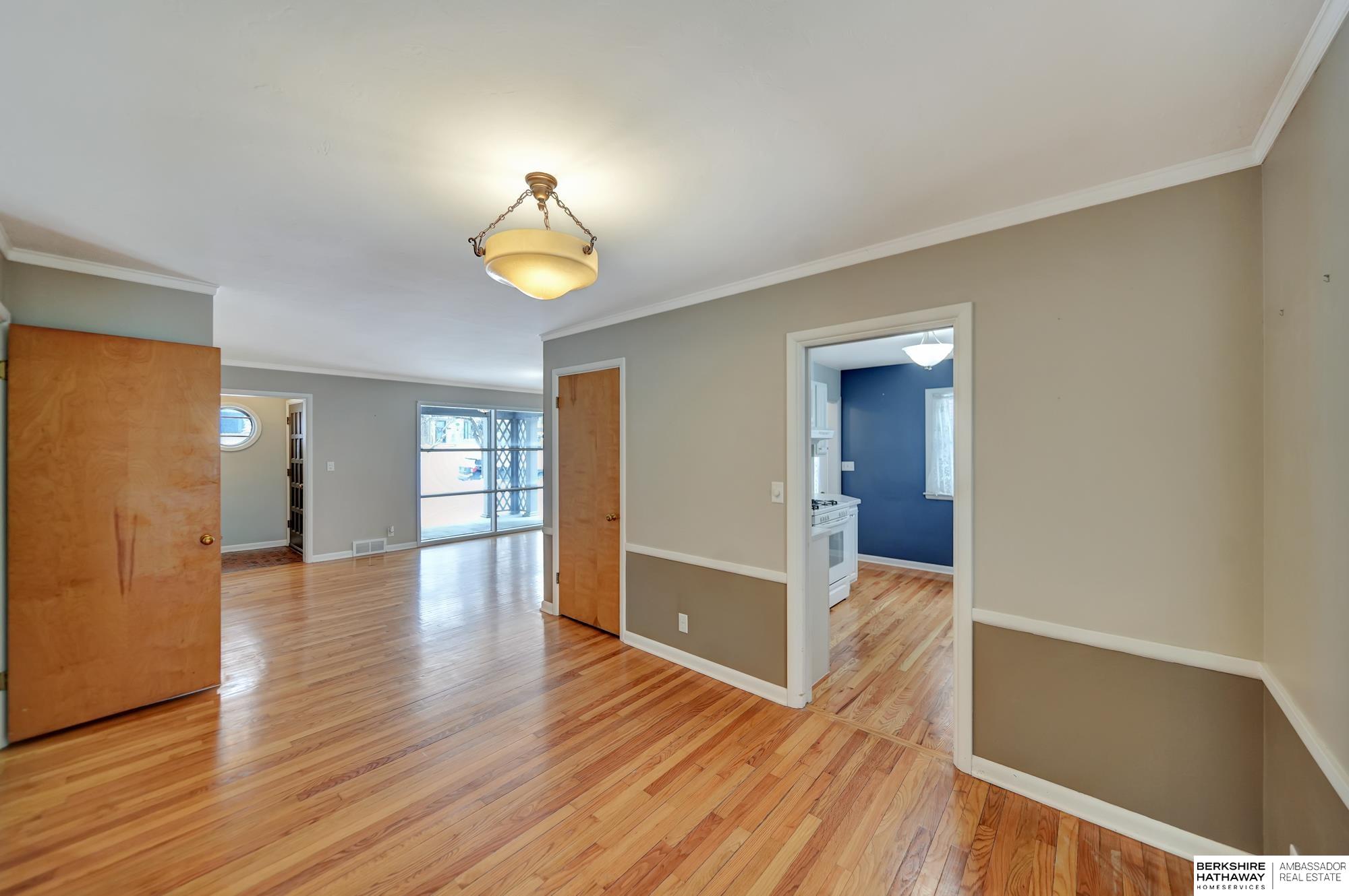 Lincoln, Nebraska 68502, United States, 3 Bedrooms Bedrooms, ,2 BathroomsBathrooms,Residential,Active,1897