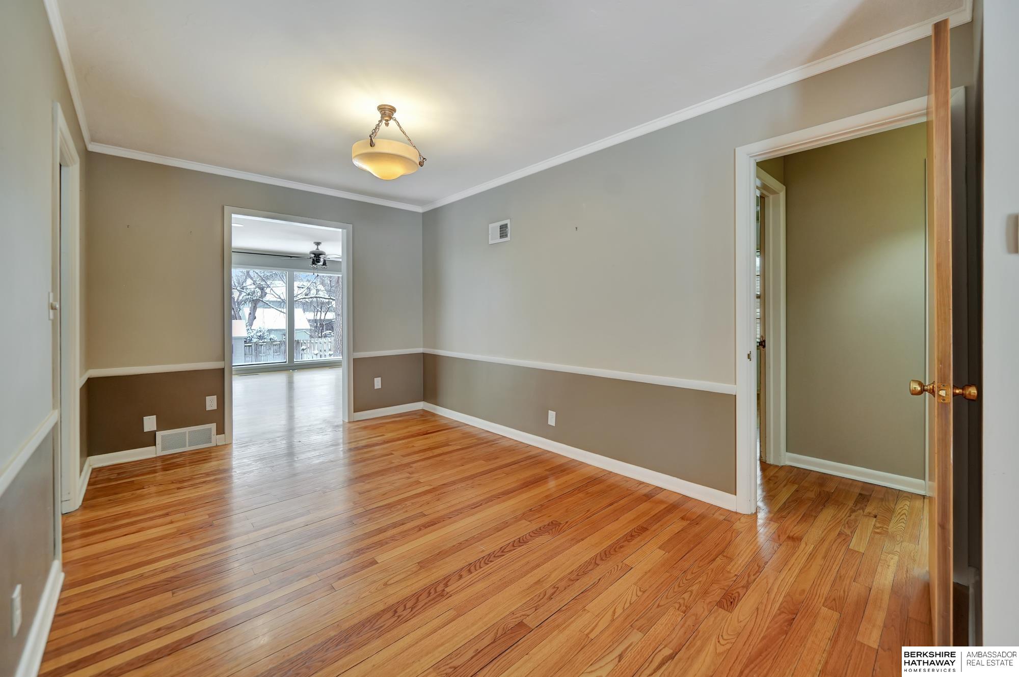 Lincoln, Nebraska 68502, United States, 3 Bedrooms Bedrooms, ,2 BathroomsBathrooms,Residential,Active,1897