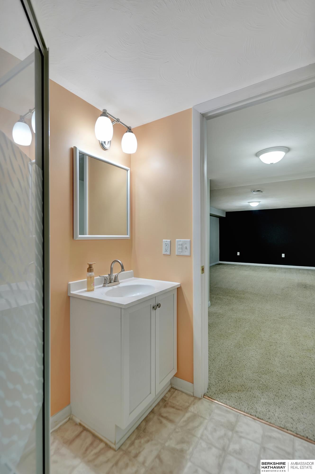 Lincoln, Nebraska 68502, United States, 3 Bedrooms Bedrooms, ,2 BathroomsBathrooms,Residential,Active,1897