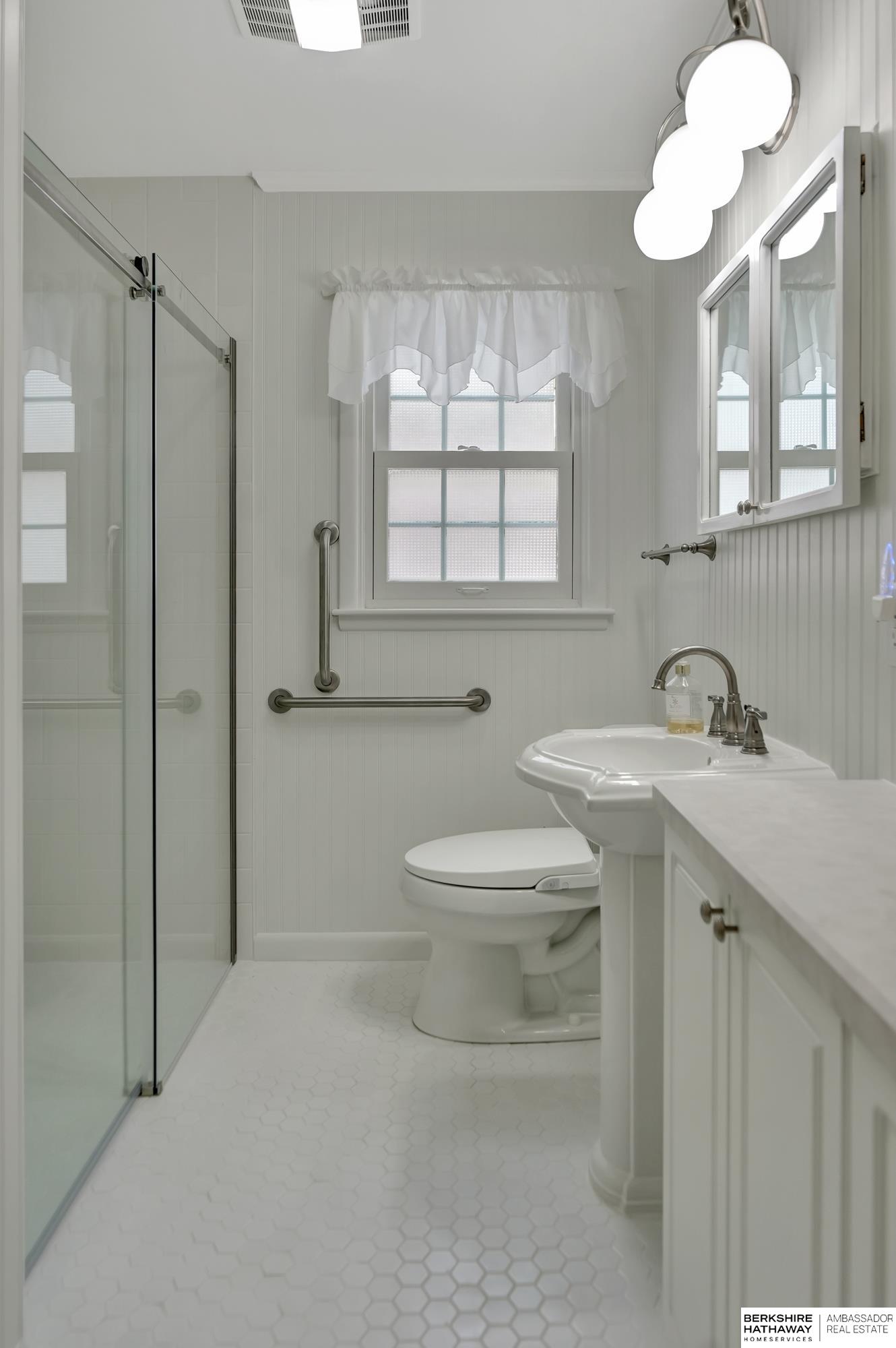 Lincoln, Nebraska 68502, United States, 3 Bedrooms Bedrooms, ,2 BathroomsBathrooms,Residential,Active,1897