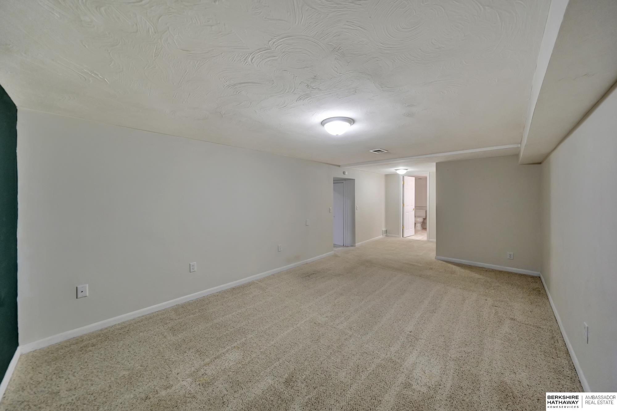 Lincoln, Nebraska 68502, United States, 3 Bedrooms Bedrooms, ,2 BathroomsBathrooms,Residential,Active,1897