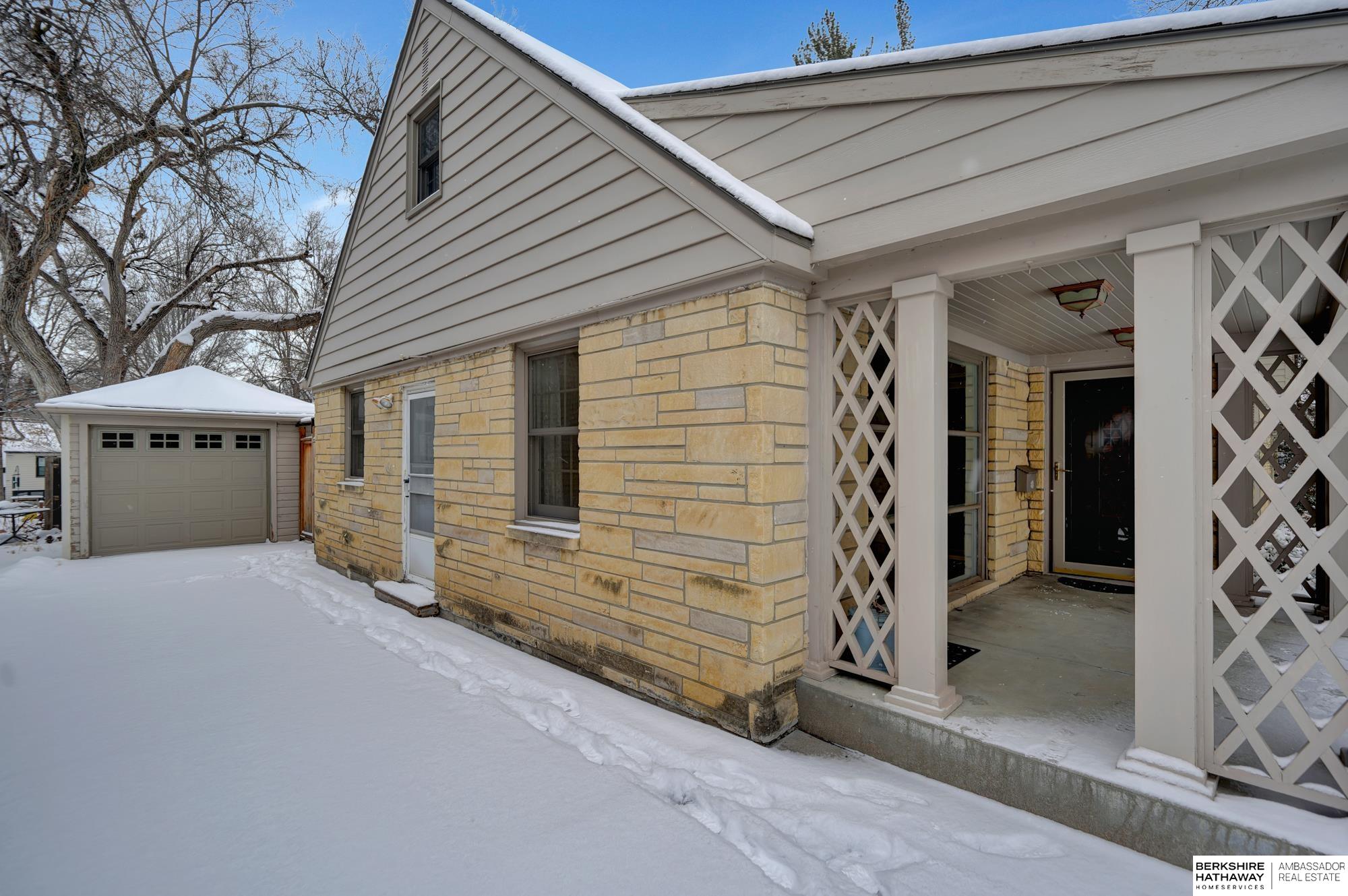 Lincoln, Nebraska 68502, United States, 3 Bedrooms Bedrooms, ,2 BathroomsBathrooms,Residential,Active,1897