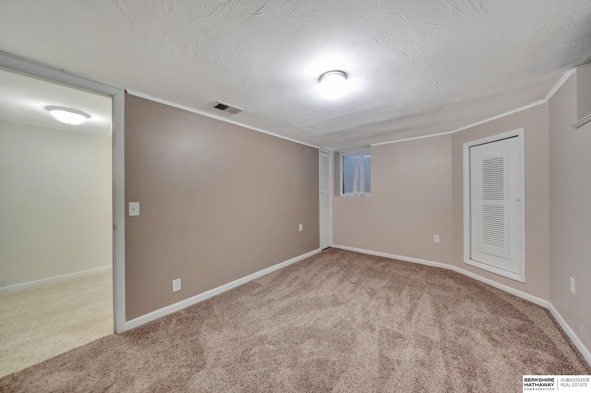 Lincoln, Nebraska 68502, United States, 3 Bedrooms Bedrooms, ,2 BathroomsBathrooms,Residential,Active,1897