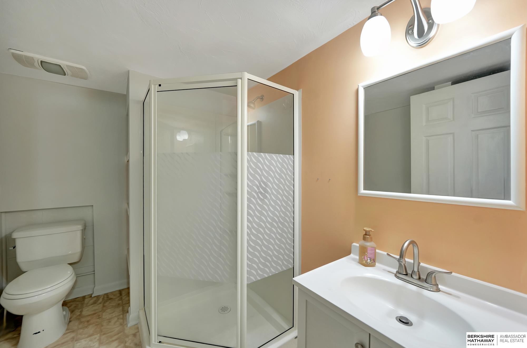 Lincoln, Nebraska 68502, United States, 3 Bedrooms Bedrooms, ,2 BathroomsBathrooms,Residential,Active,1897