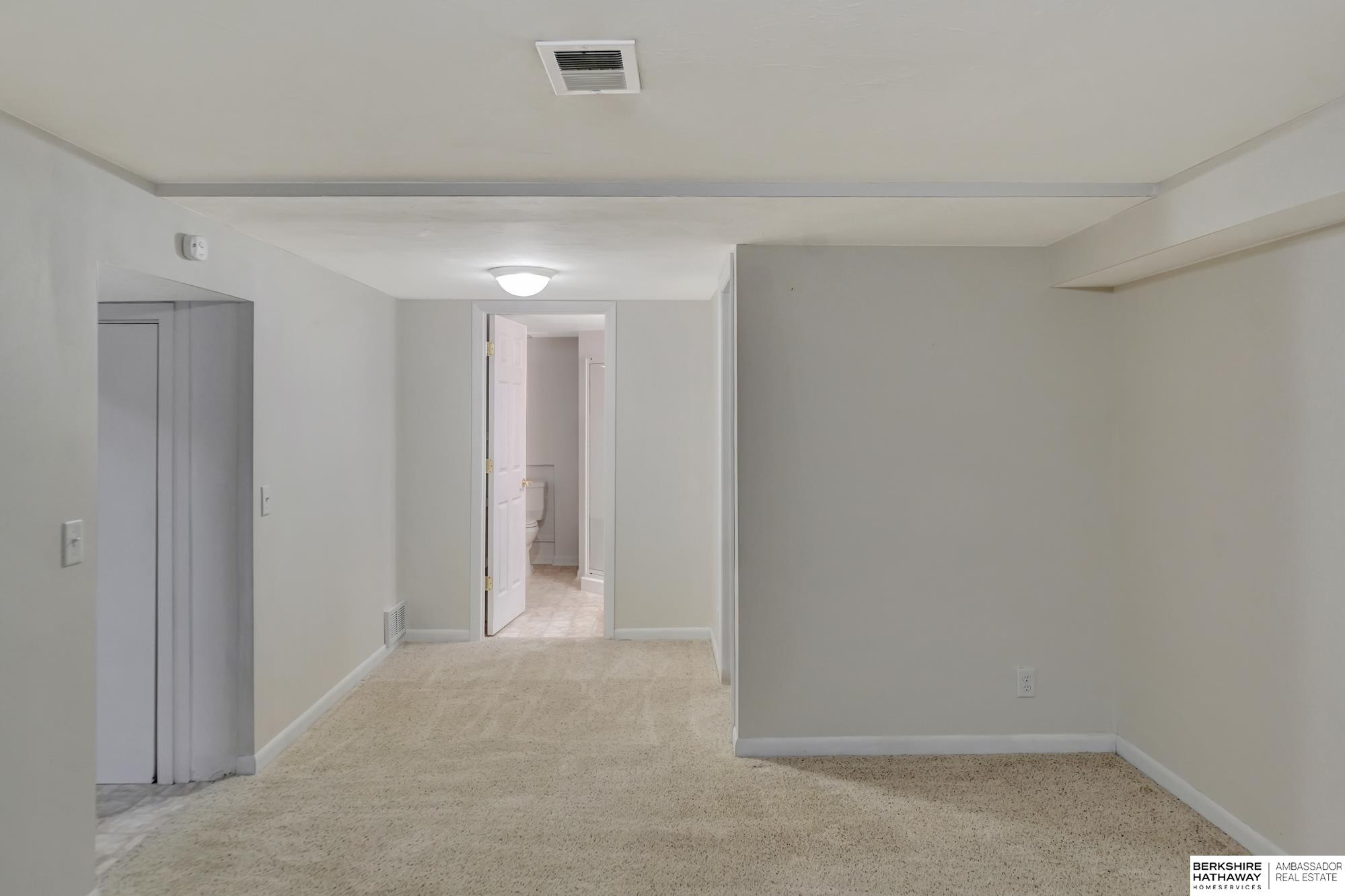 Lincoln, Nebraska 68502, United States, 3 Bedrooms Bedrooms, ,2 BathroomsBathrooms,Residential,Active,1897