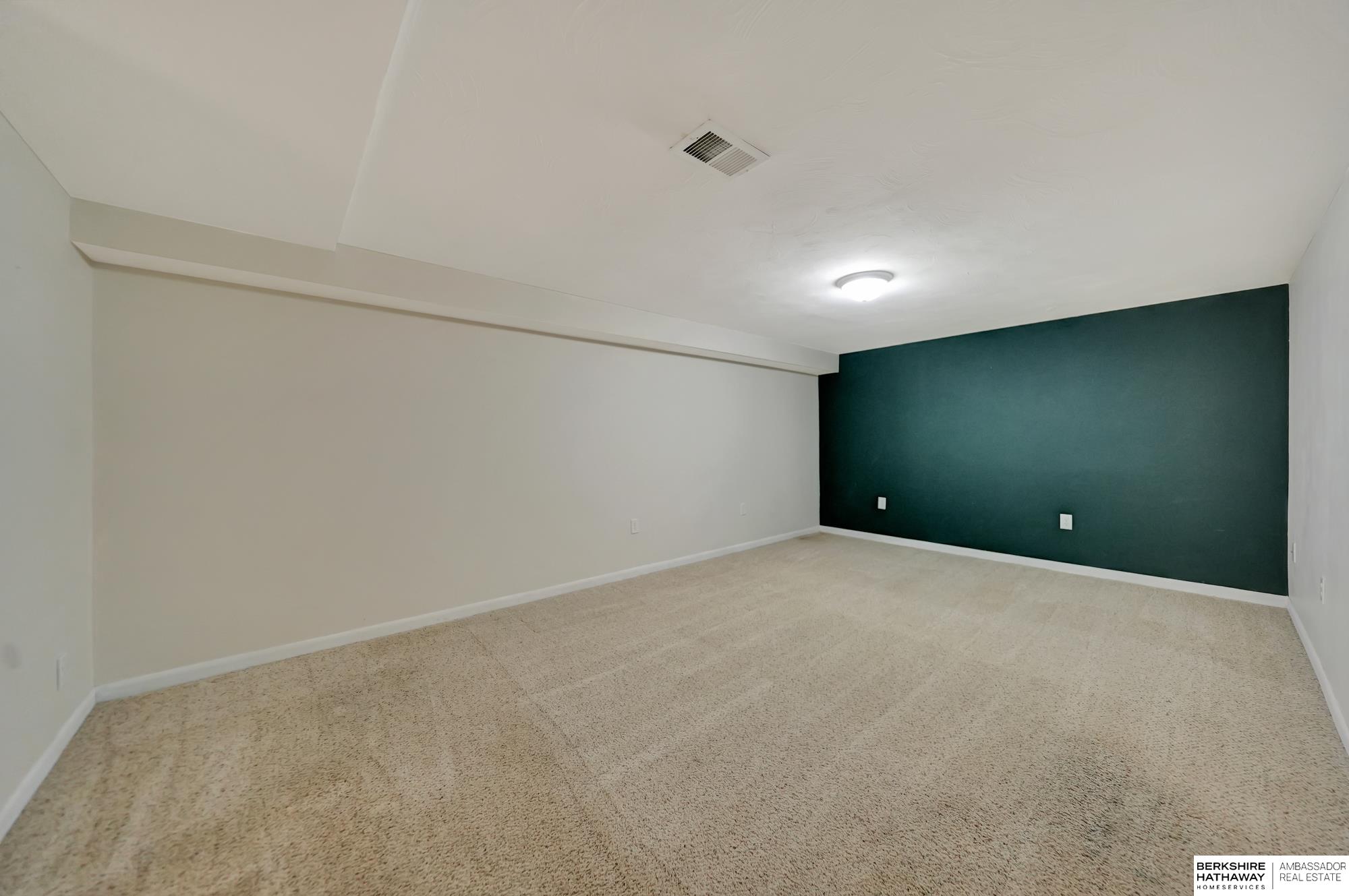 Lincoln, Nebraska 68502, United States, 3 Bedrooms Bedrooms, ,2 BathroomsBathrooms,Residential,Active,1897