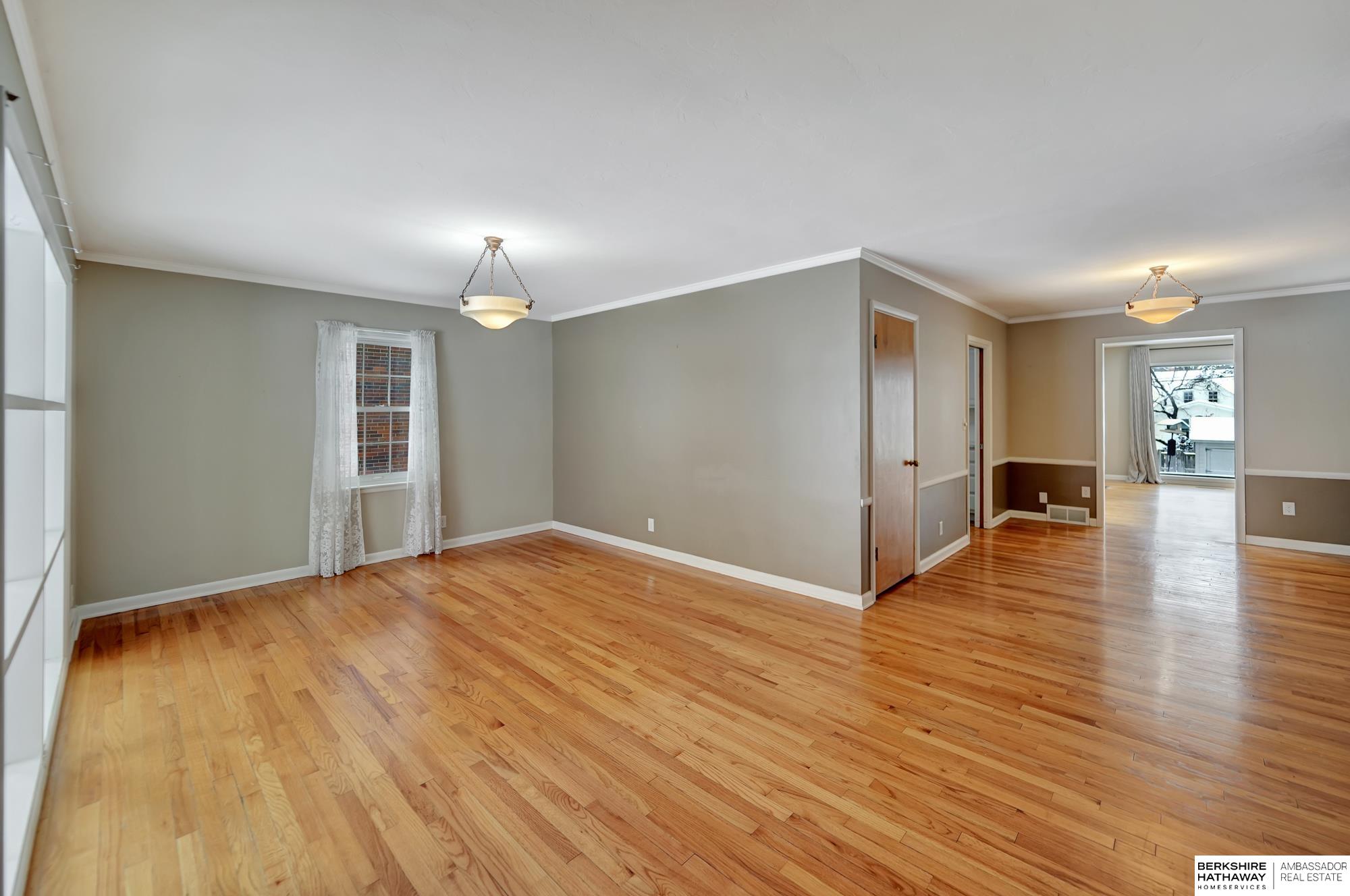 Lincoln, Nebraska 68502, United States, 3 Bedrooms Bedrooms, ,2 BathroomsBathrooms,Residential,Active,1897