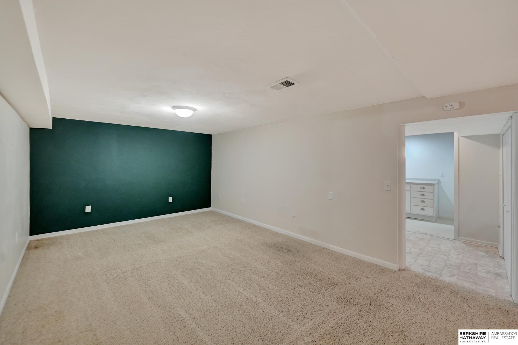 Lincoln, Nebraska 68502, United States, 3 Bedrooms Bedrooms, ,2 BathroomsBathrooms,Residential,Active,1897