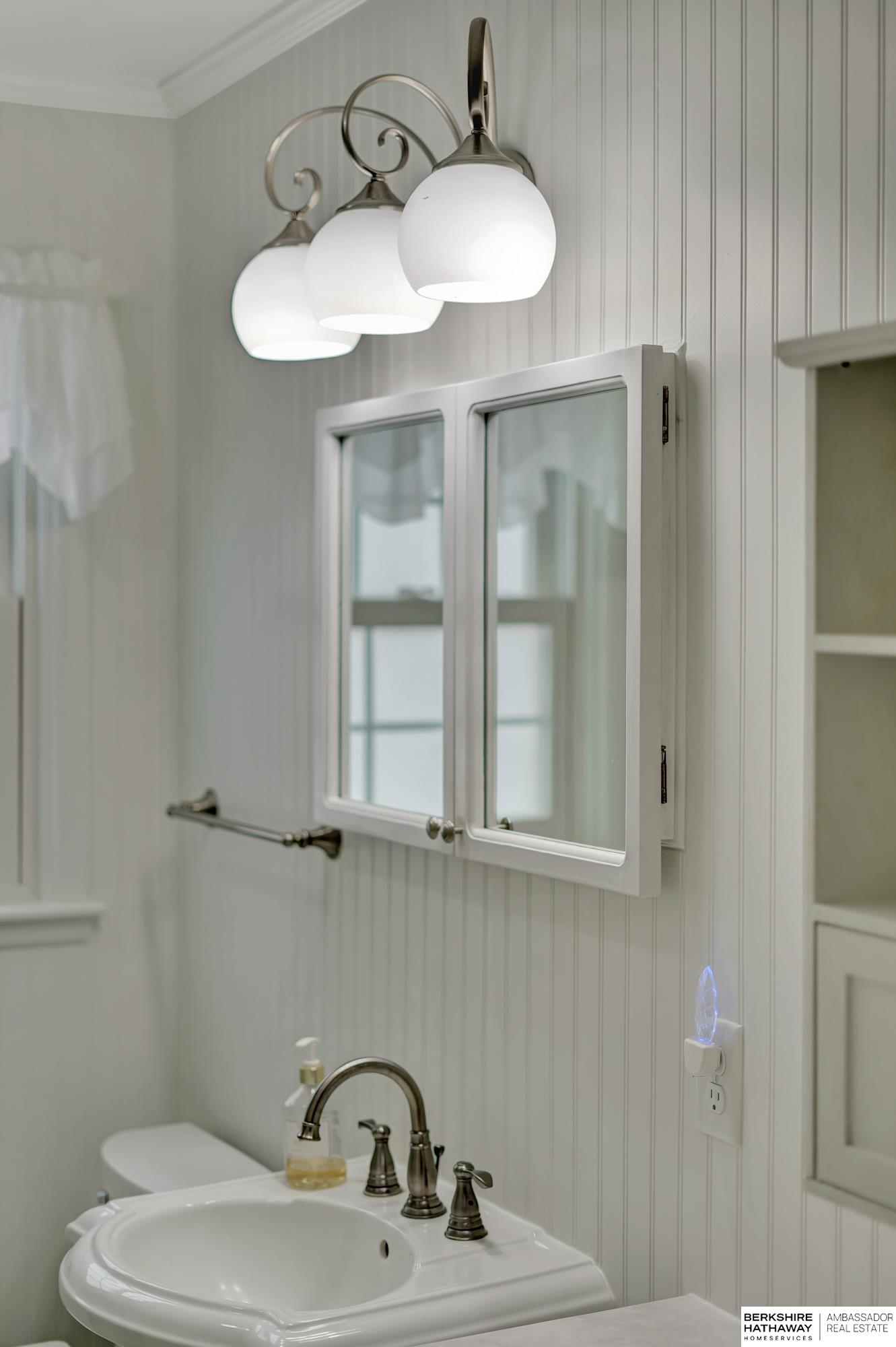 Lincoln, Nebraska 68502, United States, 3 Bedrooms Bedrooms, ,2 BathroomsBathrooms,Residential,Active,1897