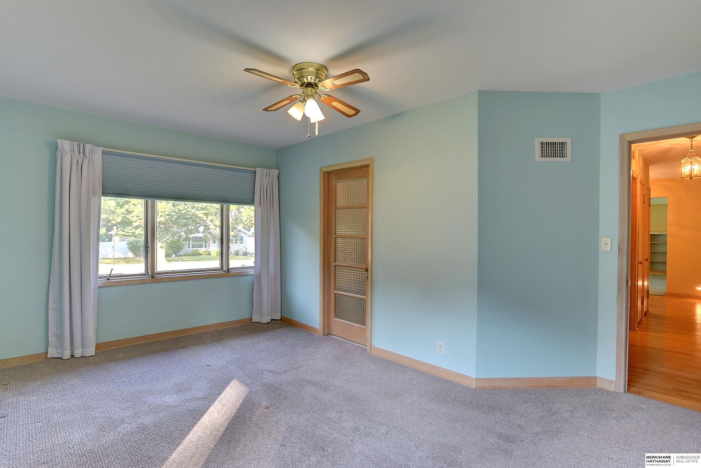 Omaha, Nebraska 68132, United States, 2 Bedrooms Bedrooms, ,3 BathroomsBathrooms,Residential,Pending,39697