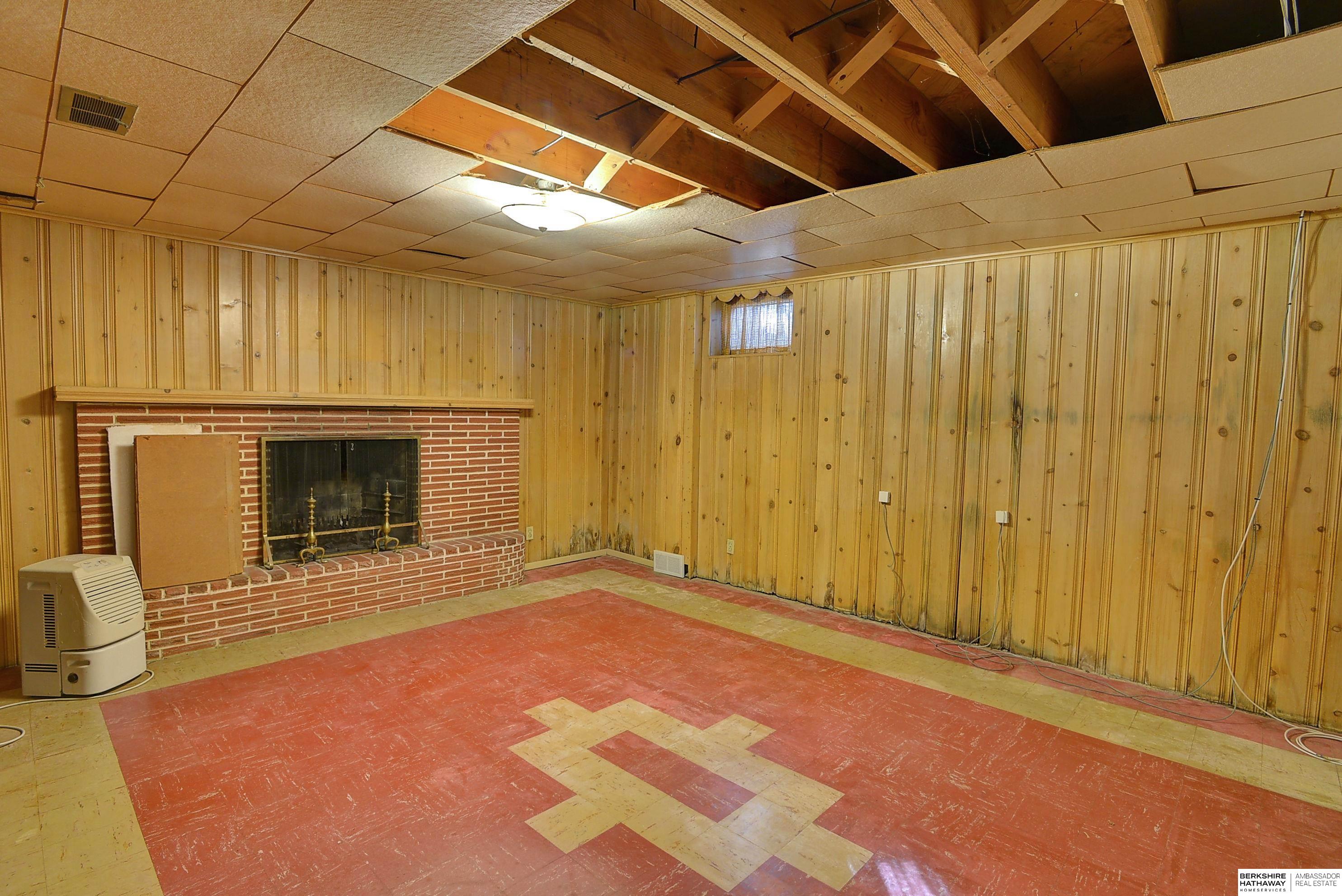 Omaha, Nebraska 68132, United States, 2 Bedrooms Bedrooms, ,3 BathroomsBathrooms,Residential,Pending,39697