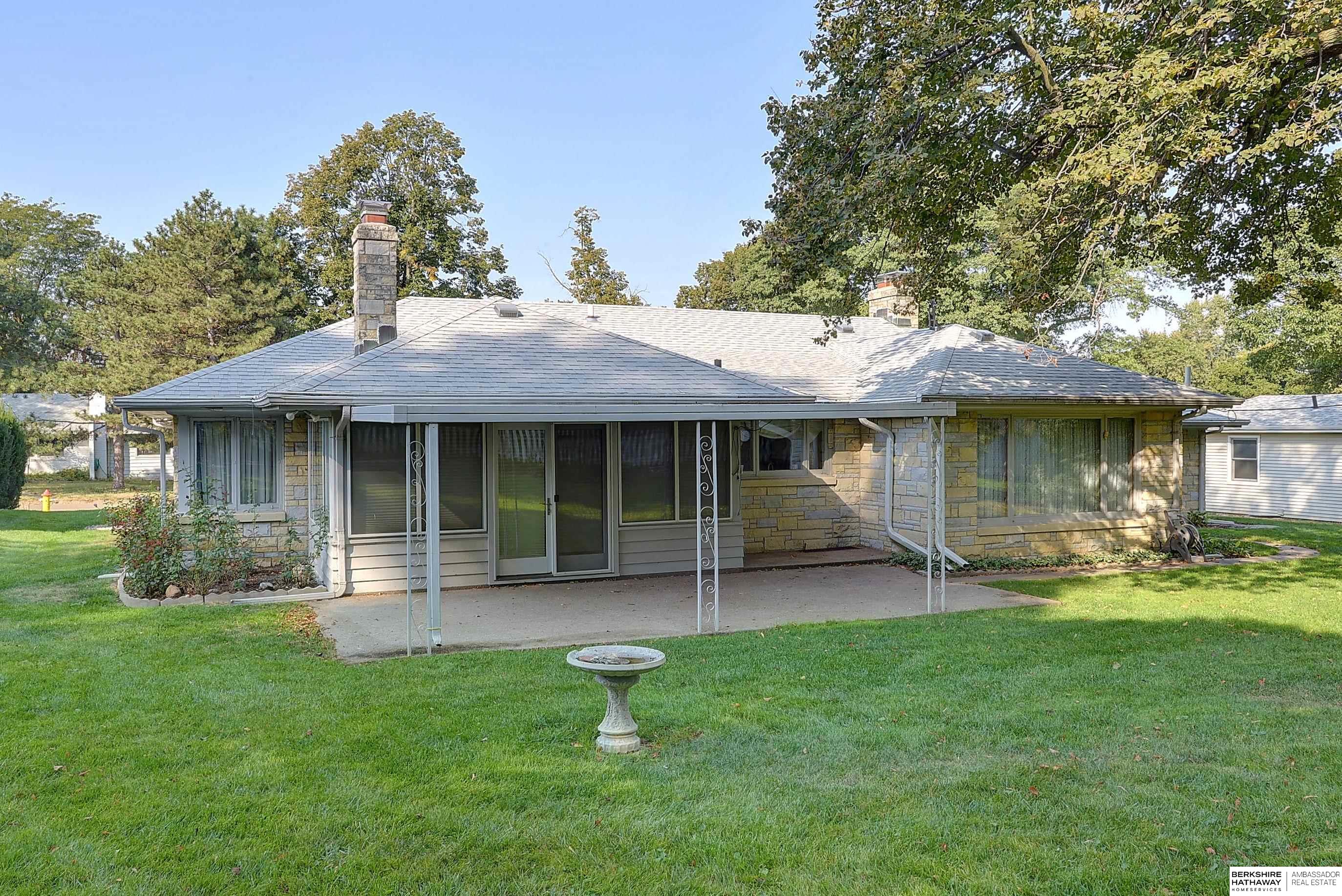 Omaha, Nebraska 68132, United States, 2 Bedrooms Bedrooms, ,3 BathroomsBathrooms,Residential,Pending,39697