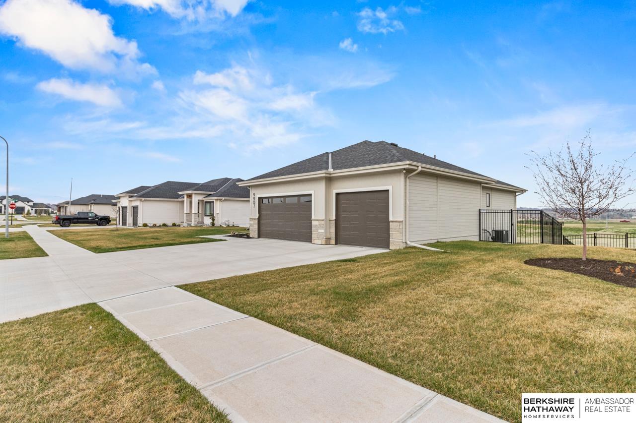 Papillion, Nebraska 68046, United States, 5 Bedrooms Bedrooms, ,3 BathroomsBathrooms,Residential,Pending,102573