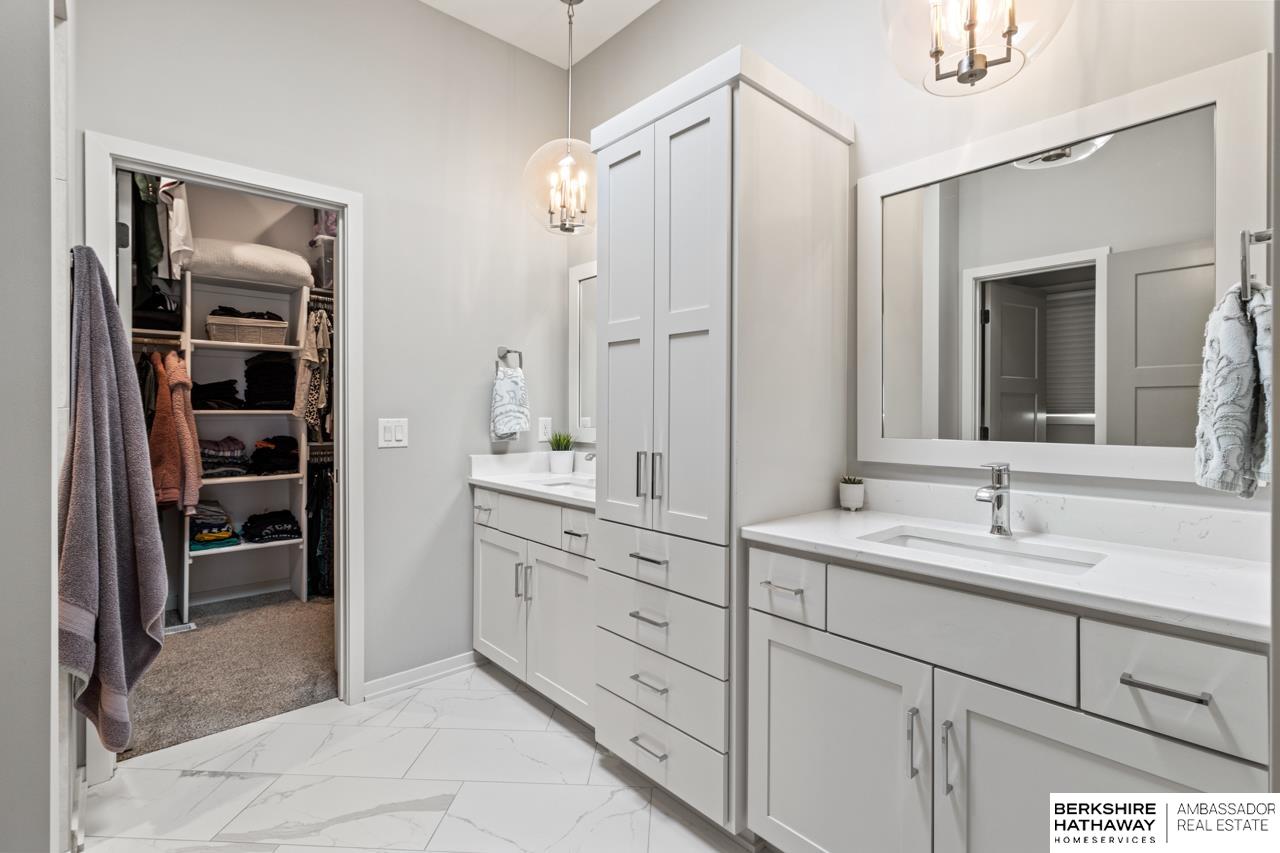 Papillion, Nebraska 68046, United States, 5 Bedrooms Bedrooms, ,3 BathroomsBathrooms,Residential,Pending,102573