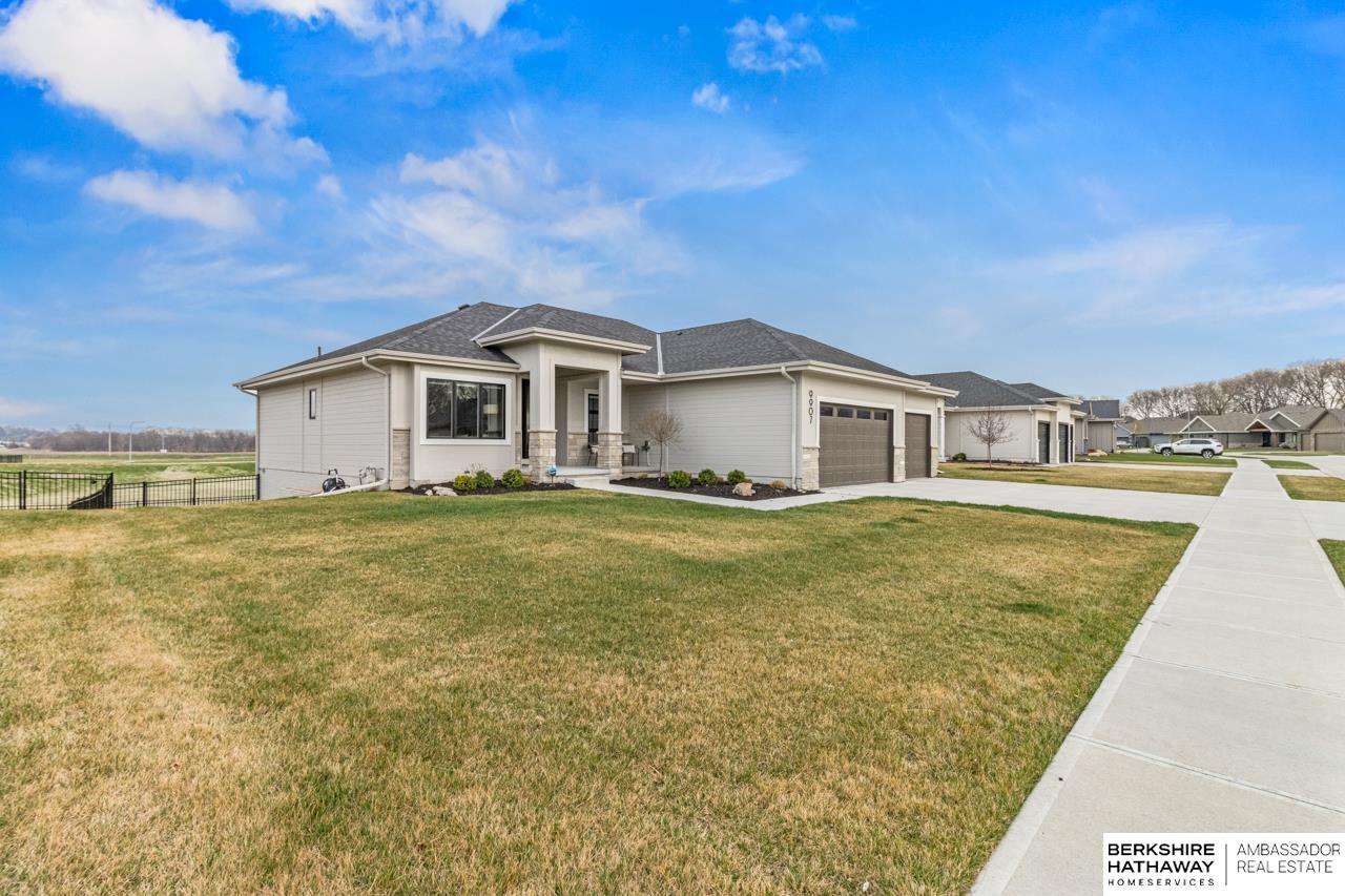 Papillion, Nebraska 68046, United States, 5 Bedrooms Bedrooms, ,3 BathroomsBathrooms,Residential,Pending,102573