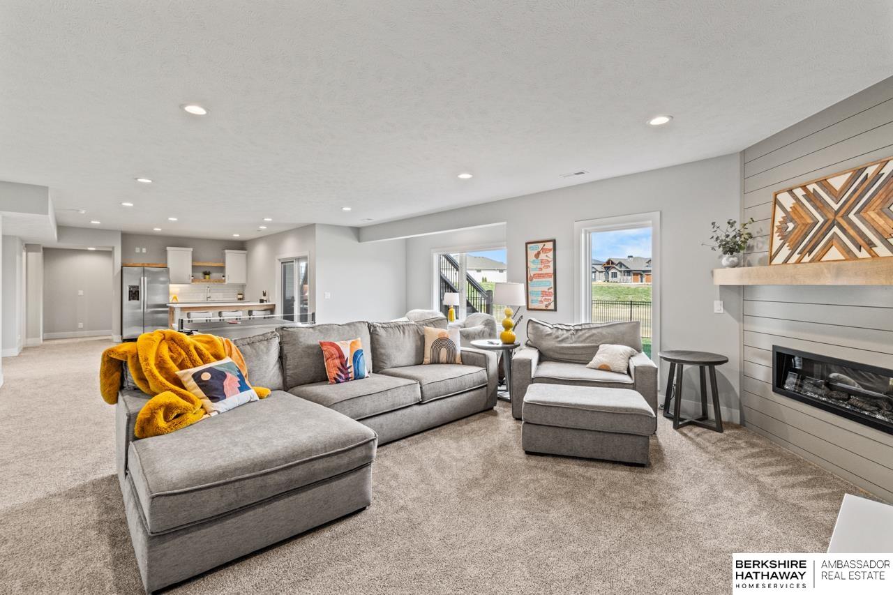 Papillion, Nebraska 68046, United States, 5 Bedrooms Bedrooms, ,3 BathroomsBathrooms,Residential,Pending,102573