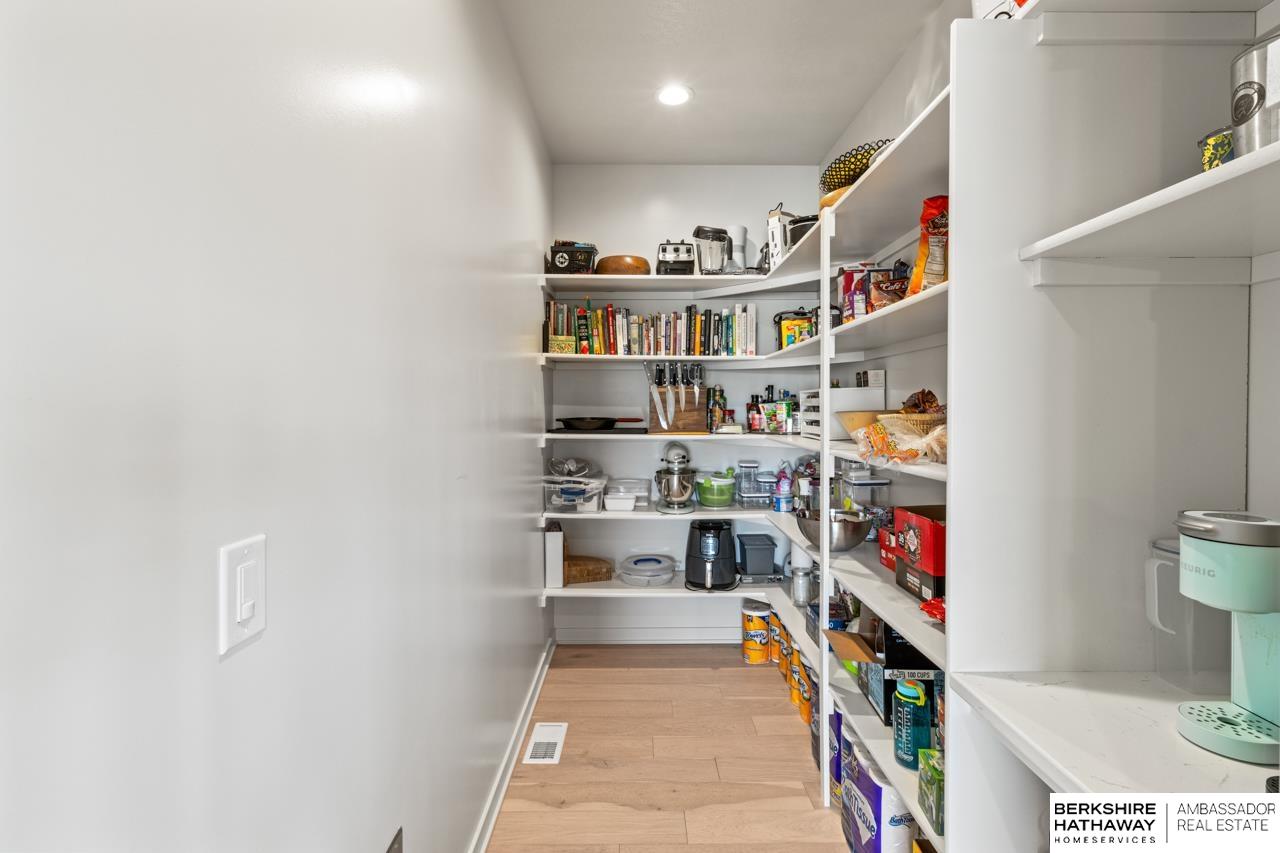 Papillion, Nebraska 68046, United States, 5 Bedrooms Bedrooms, ,3 BathroomsBathrooms,Residential,Pending,102573