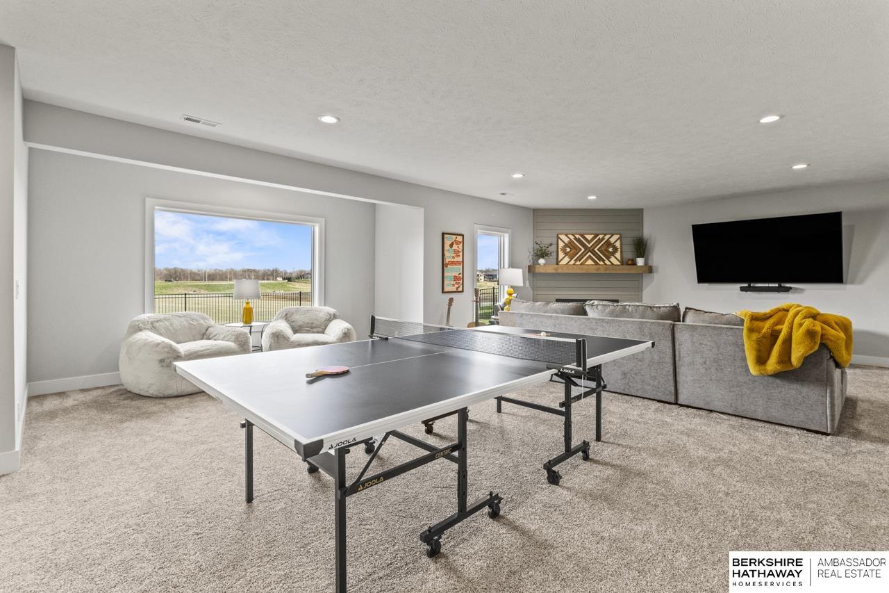 Papillion, Nebraska 68046, United States, 5 Bedrooms Bedrooms, ,3 BathroomsBathrooms,Residential,Pending,102573