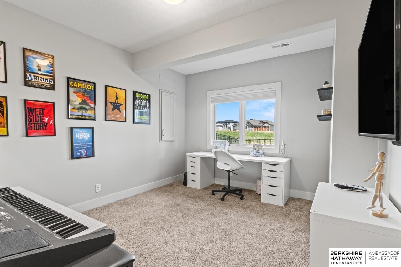 Papillion, Nebraska 68046, United States, 5 Bedrooms Bedrooms, ,3 BathroomsBathrooms,Residential,Pending,102573