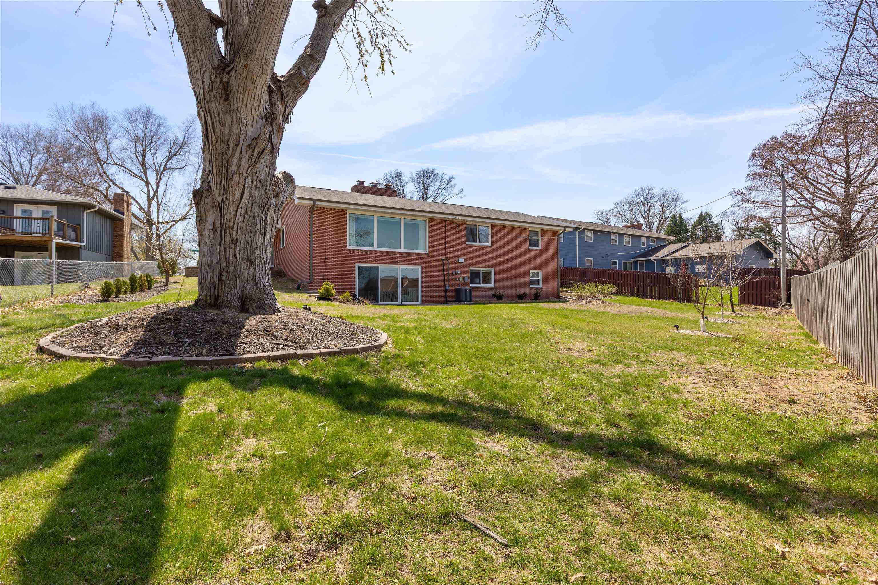 Omaha, Nebraska 68154, United States, 5 Bedrooms Bedrooms, ,3 BathroomsBathrooms,Residential,Pending,105735