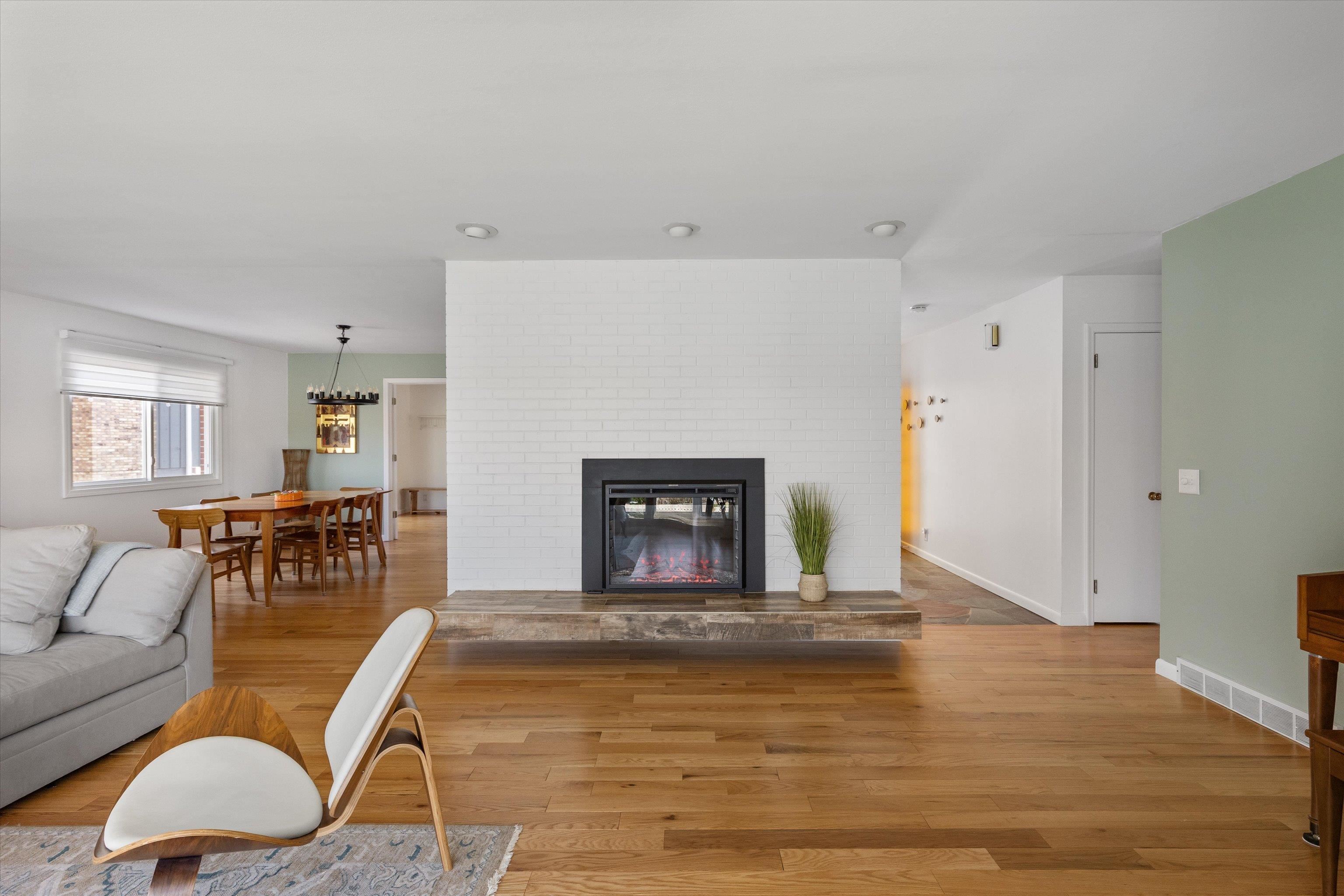 Omaha, Nebraska 68154, United States, 5 Bedrooms Bedrooms, ,3 BathroomsBathrooms,Residential,Pending,105735