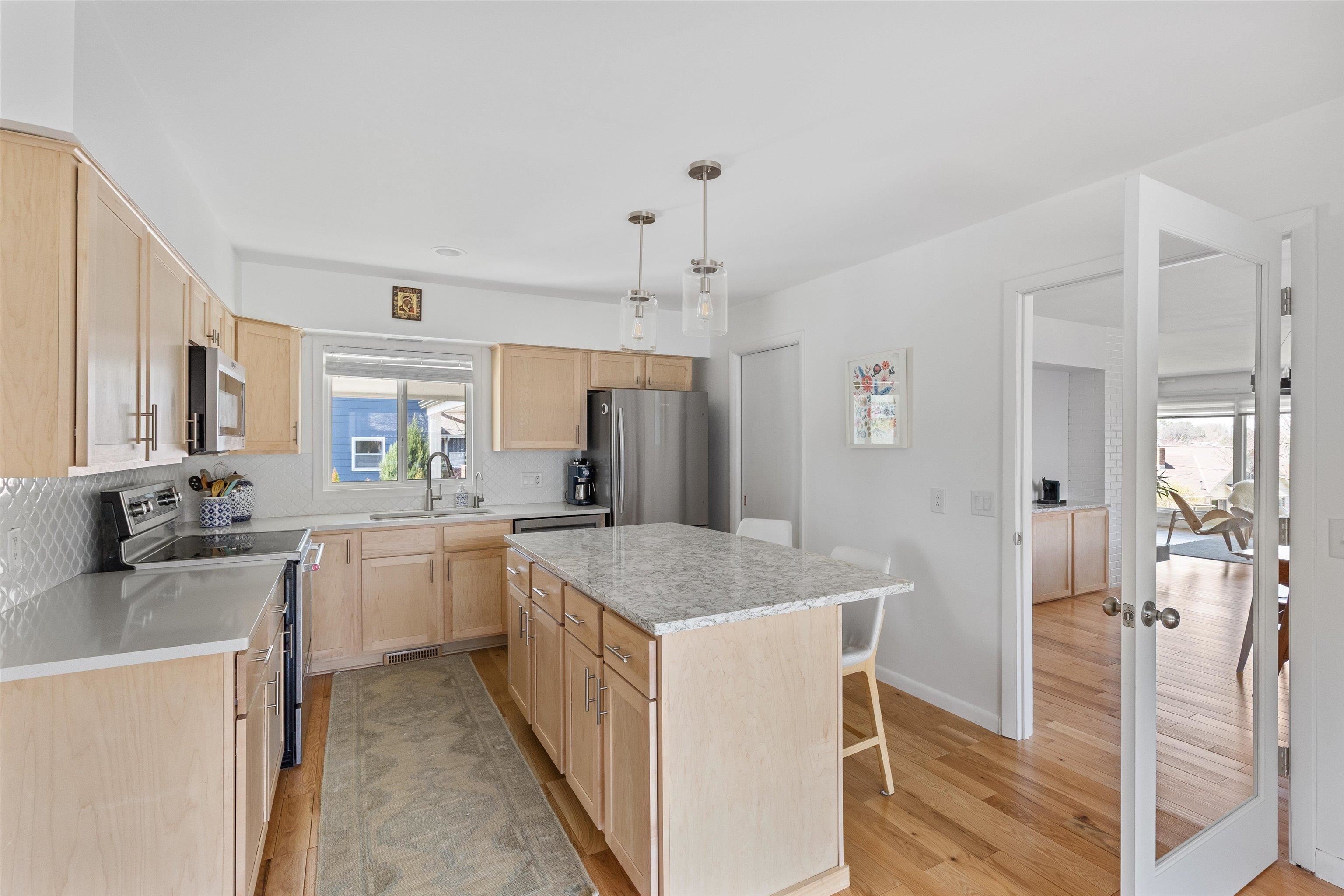 Omaha, Nebraska 68154, United States, 5 Bedrooms Bedrooms, ,3 BathroomsBathrooms,Residential,Pending,105735