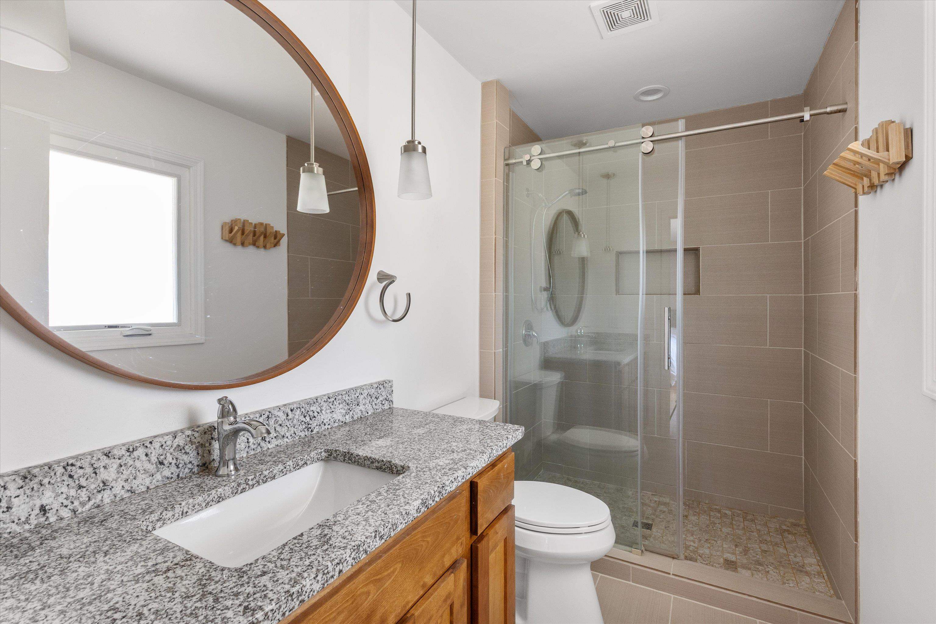 Omaha, Nebraska 68154, United States, 5 Bedrooms Bedrooms, ,3 BathroomsBathrooms,Residential,Pending,105735