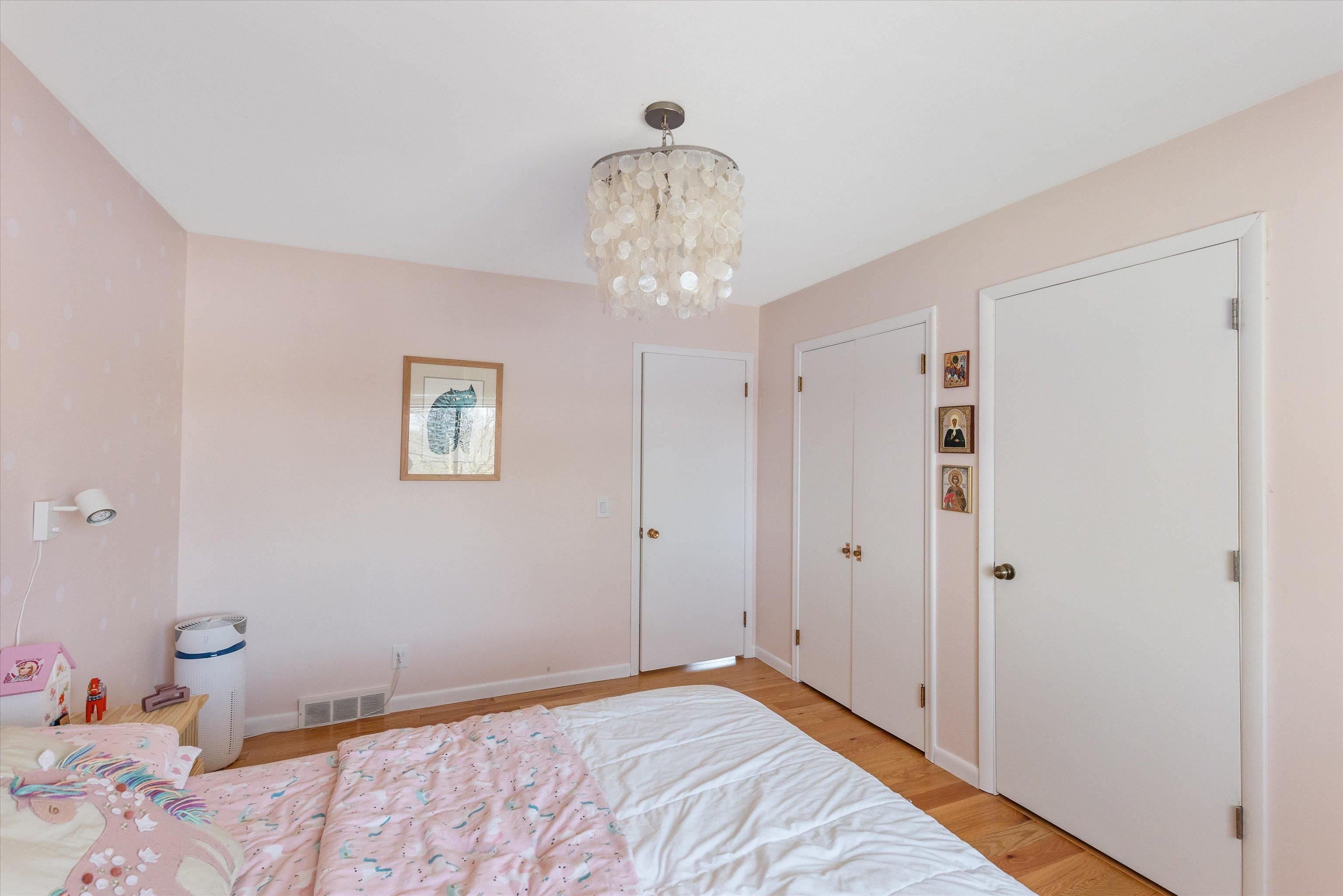 Omaha, Nebraska 68154, United States, 5 Bedrooms Bedrooms, ,3 BathroomsBathrooms,Residential,Pending,105735