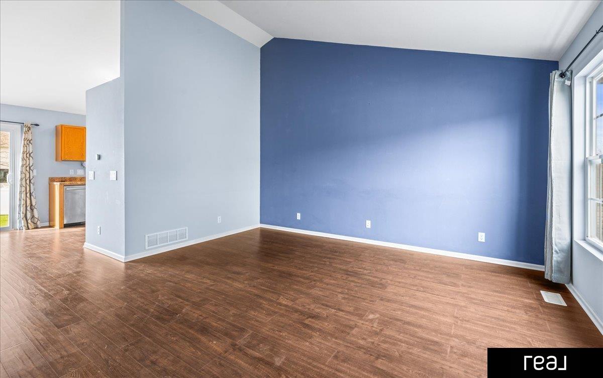 Omaha, Nebraska 68135, United States, 3 Bedrooms Bedrooms, ,2 BathroomsBathrooms,Residential,Pending,103442