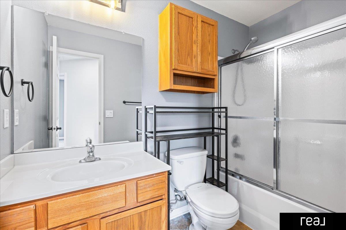 Omaha, Nebraska 68135, United States, 3 Bedrooms Bedrooms, ,2 BathroomsBathrooms,Residential,Pending,103442