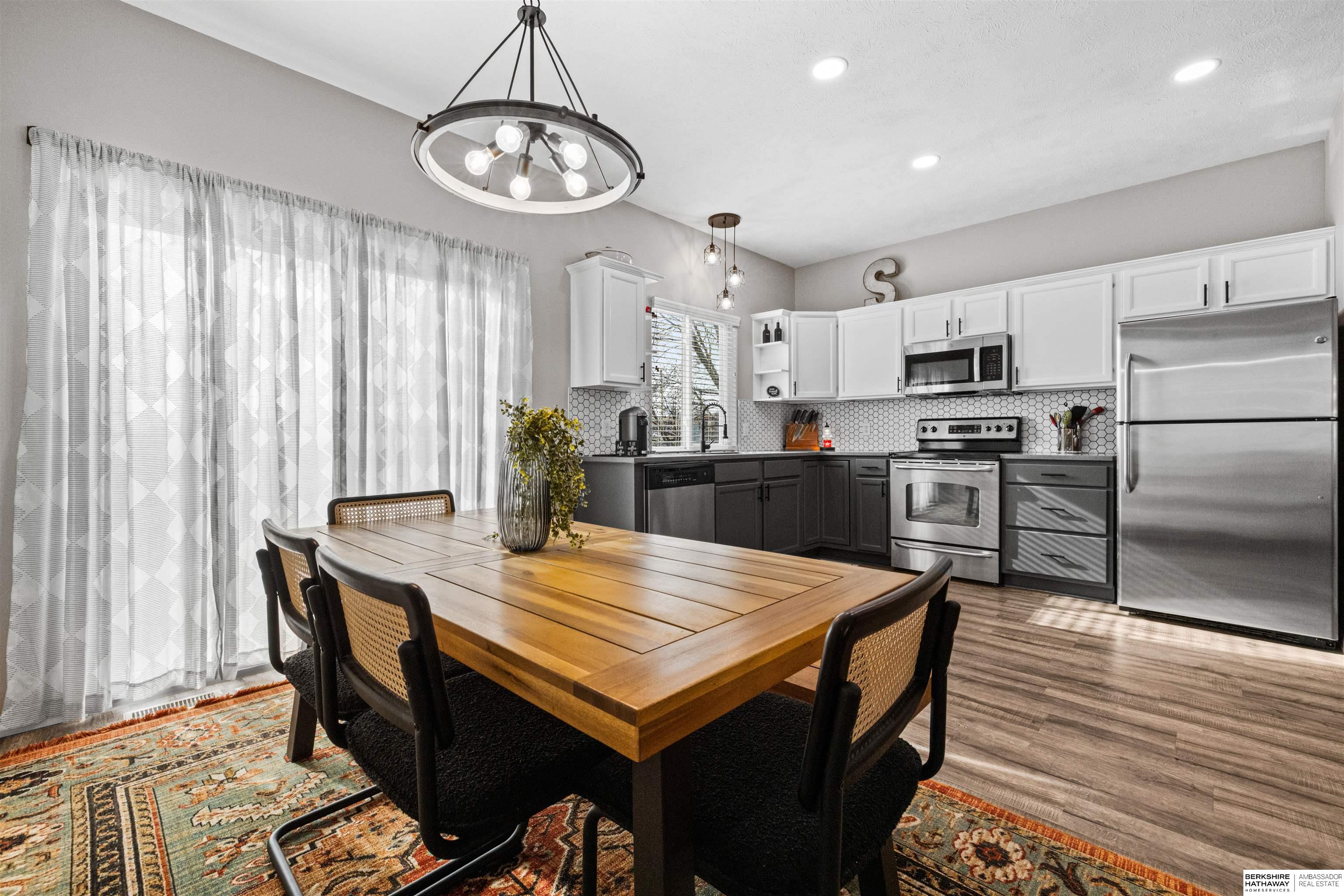 Omaha, Nebraska 68116, United States, 3 Bedrooms Bedrooms, ,2 BathroomsBathrooms,Residential,Pending,116242