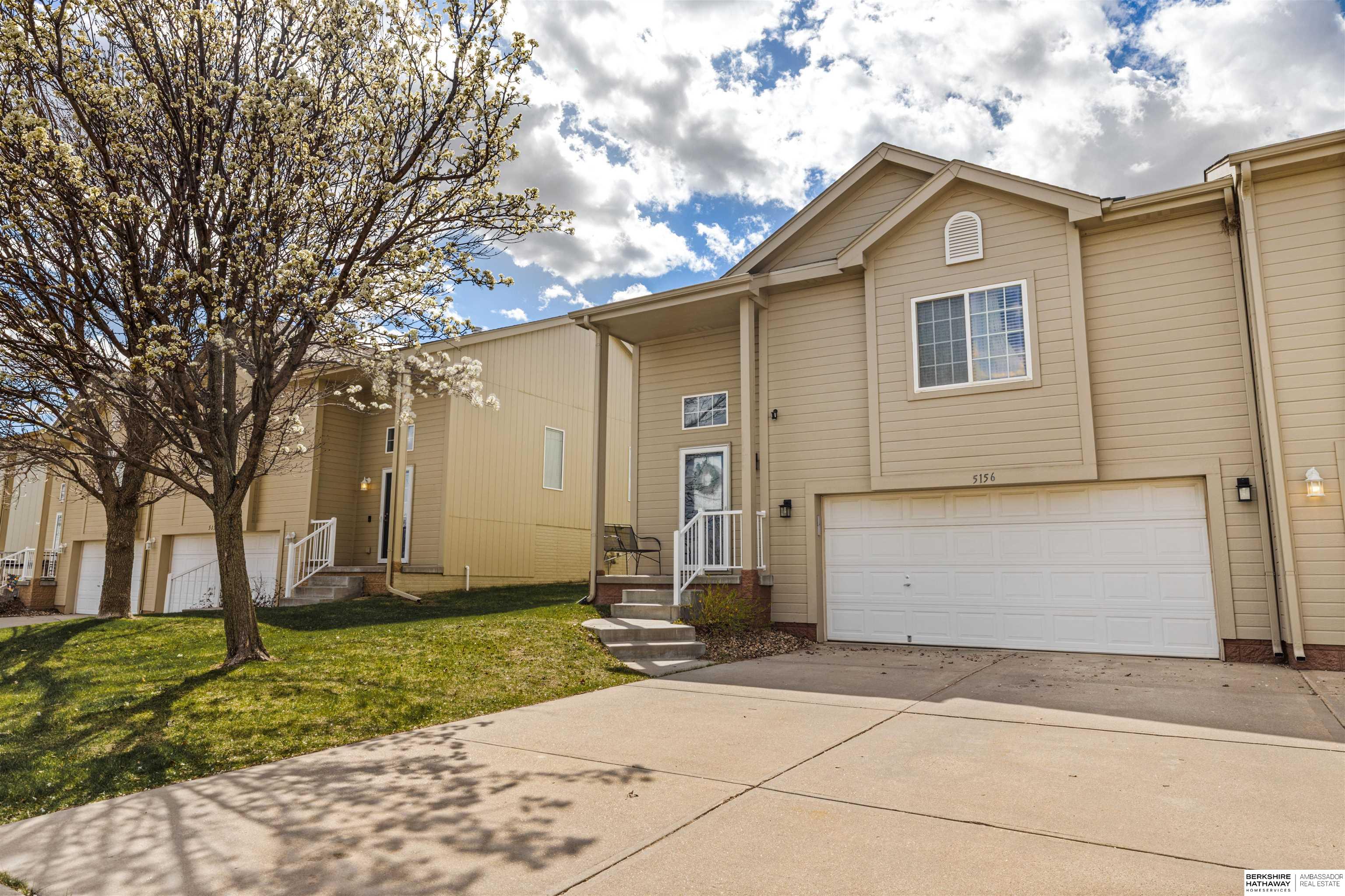 Omaha, Nebraska 68116, United States, 3 Bedrooms Bedrooms, ,2 BathroomsBathrooms,Residential,Pending,116242