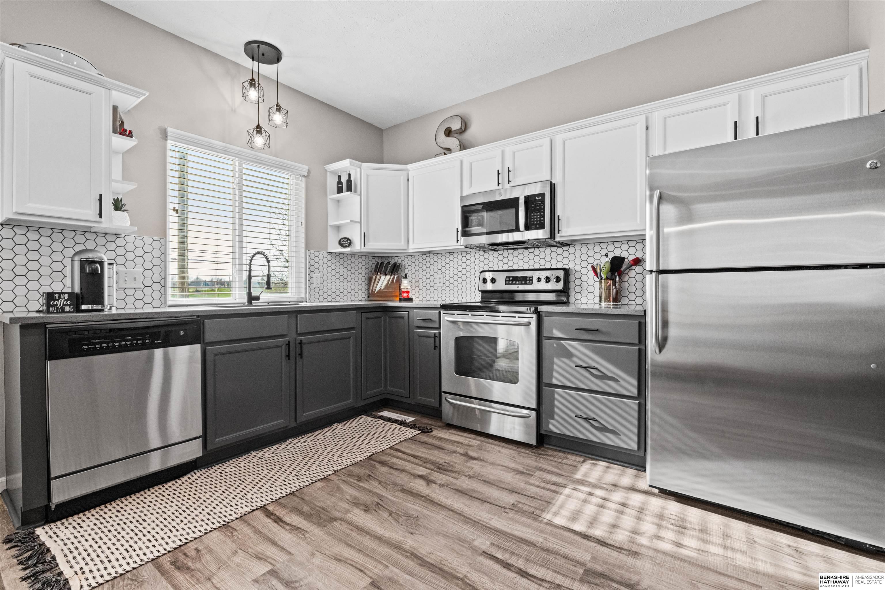 Omaha, Nebraska 68116, United States, 3 Bedrooms Bedrooms, ,2 BathroomsBathrooms,Residential,Pending,116242