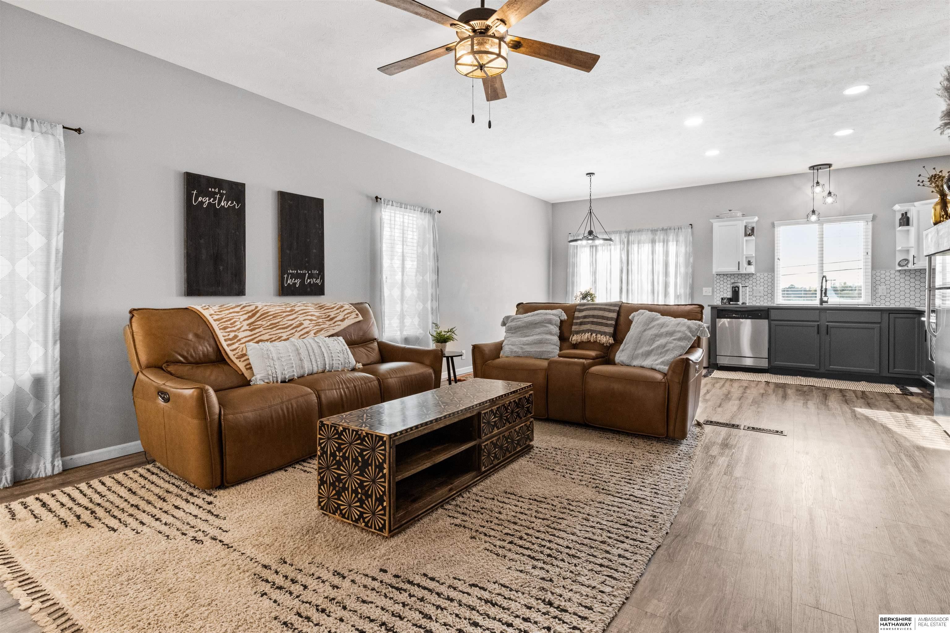 Omaha, Nebraska 68116, United States, 3 Bedrooms Bedrooms, ,2 BathroomsBathrooms,Residential,Pending,116242