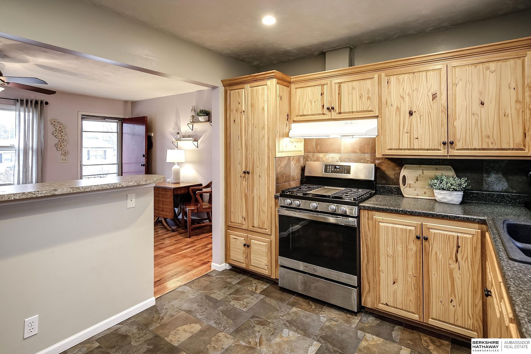 La Vista, Nebraska 68128, United States, 2 Bedrooms Bedrooms, ,1 BathroomBathrooms,Residential,Pending,7991